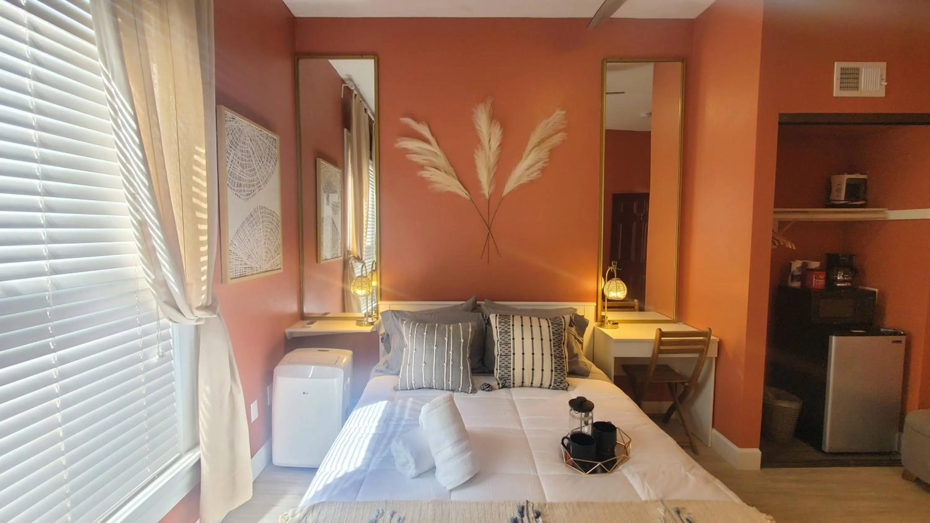 Bed in Somerset Hotel