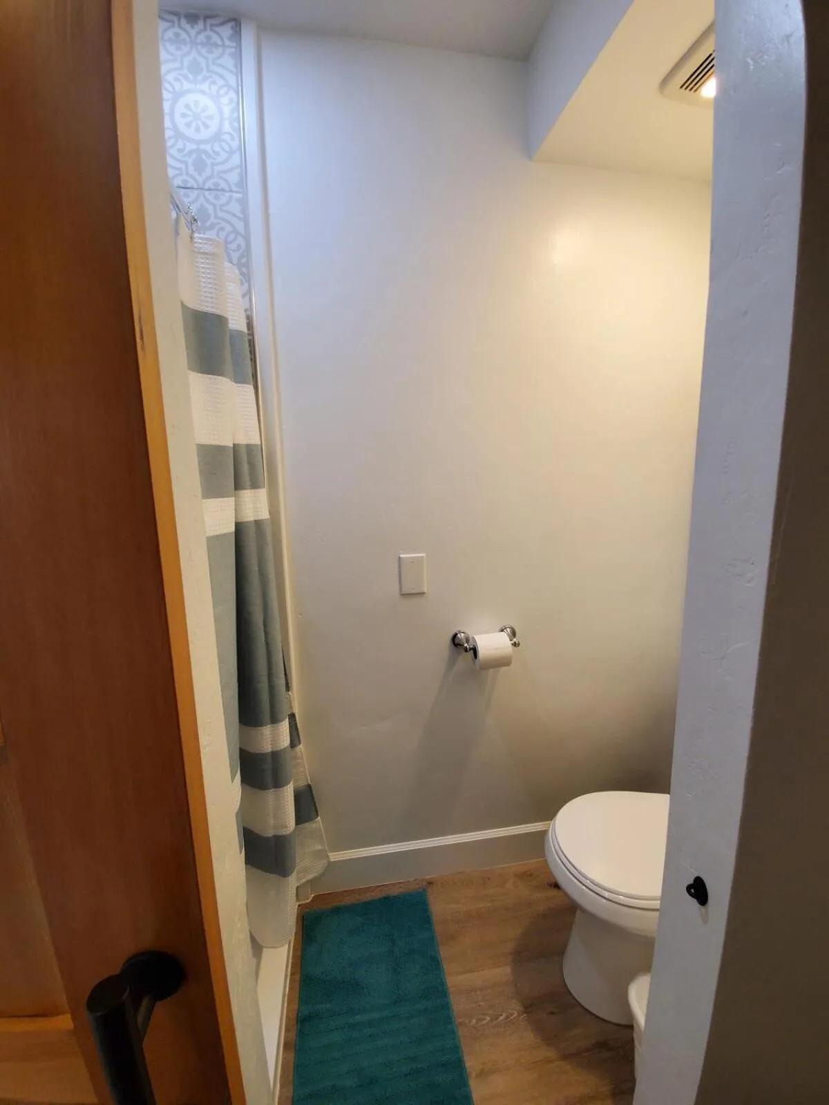 Toilet in Somerset Hotel