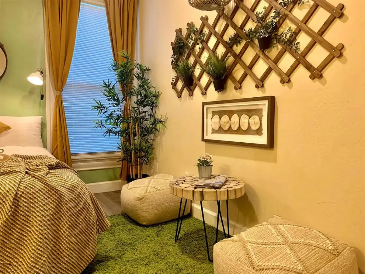 Decorative detail in Somerset Hotel