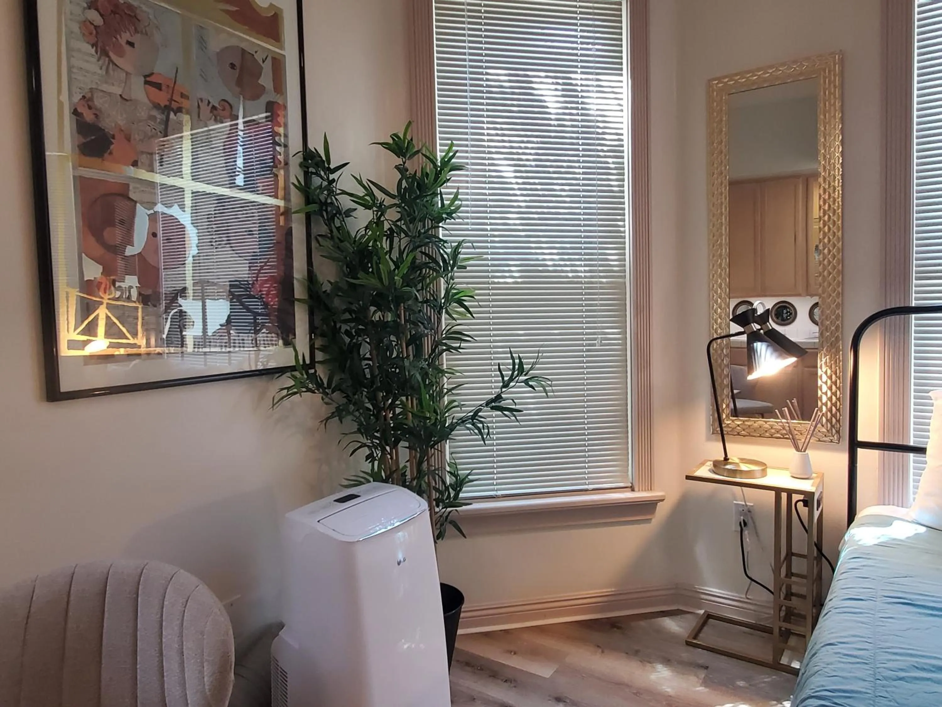 Photo of the whole room in Somerset Hotel