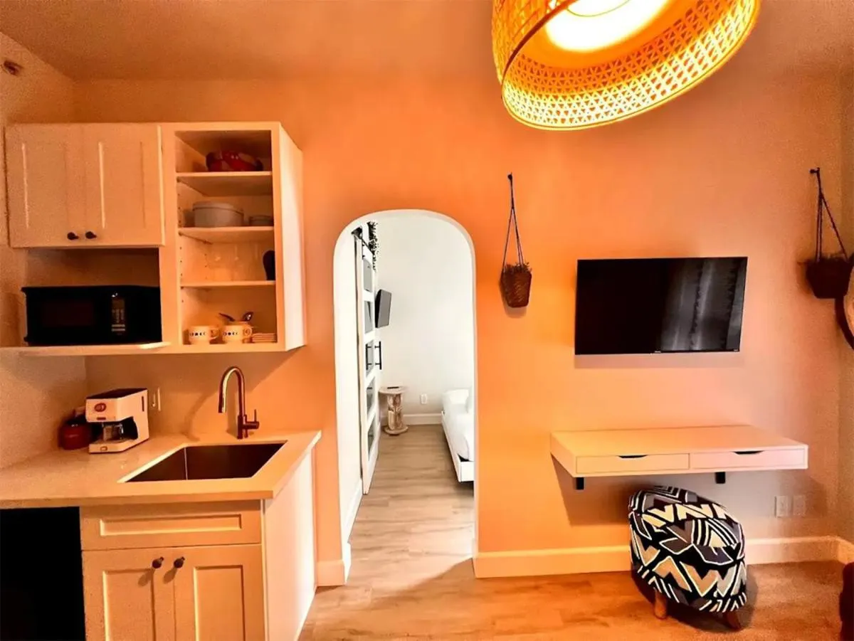 TV and multimedia in Somerset Hotel