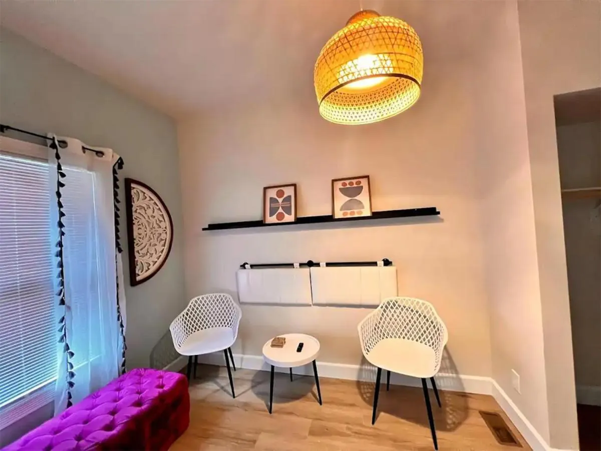 Seating area in Somerset Hotel