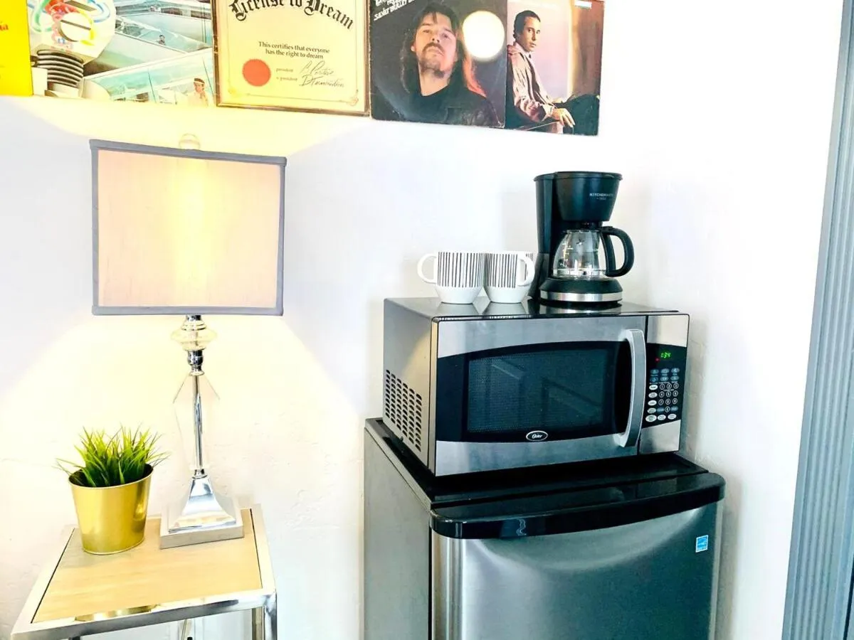 Coffee/tea facilities in Somerset Hotel