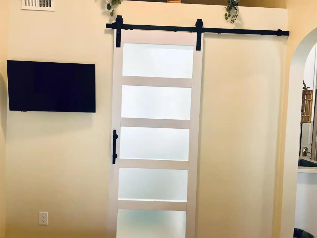 TV and multimedia in Somerset Hotel