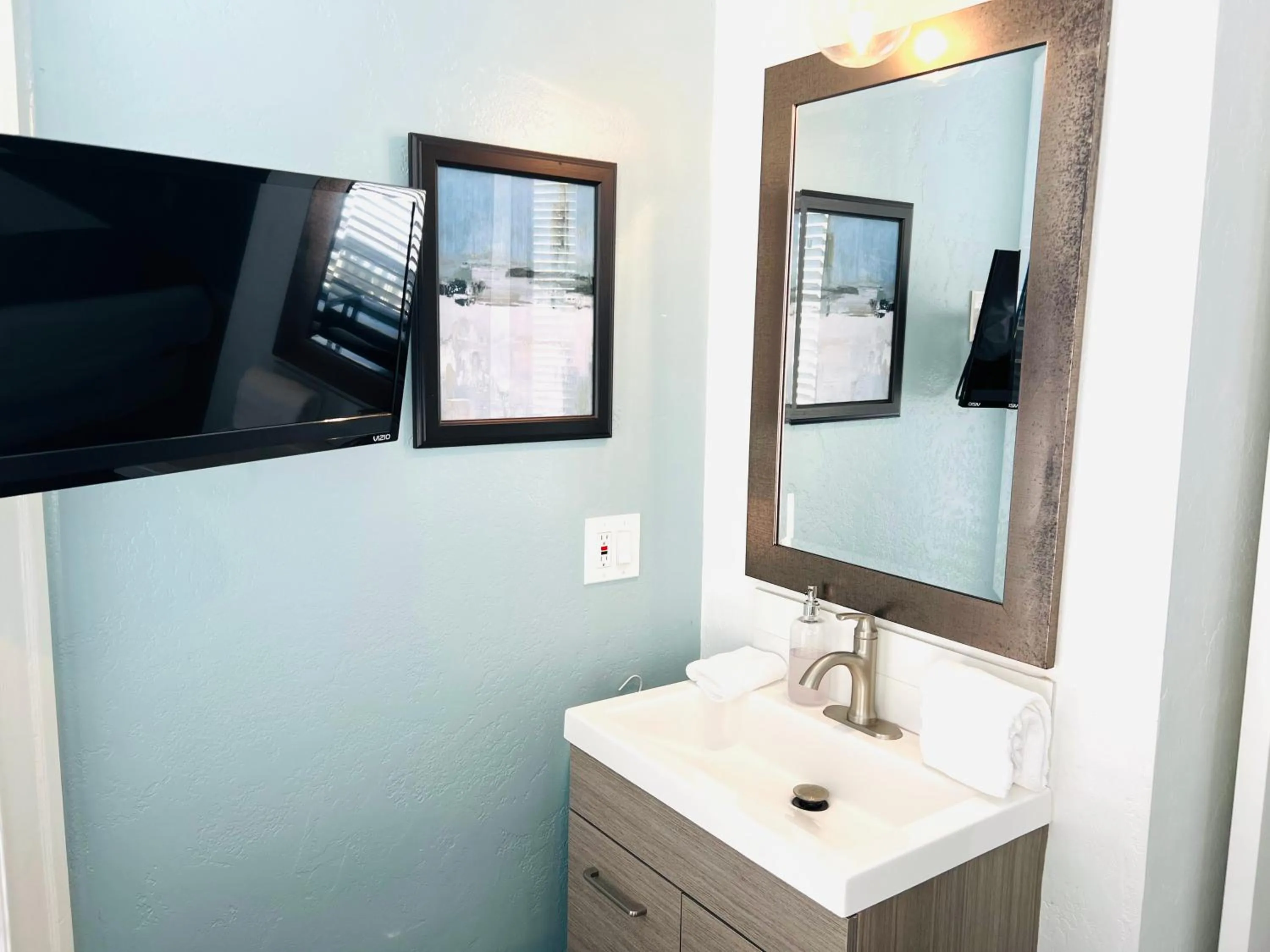 Bathroom in Somerset Hotel