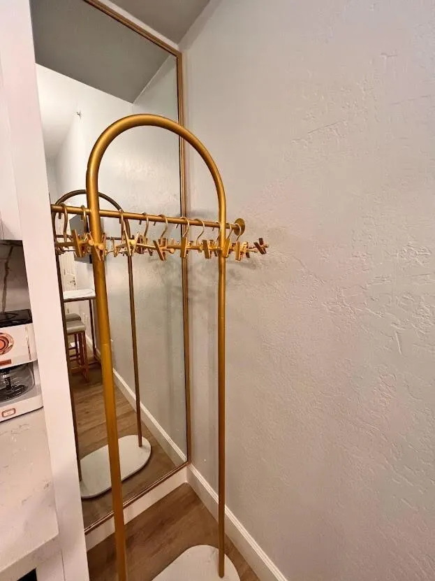 Decorative detail in Somerset Hotel