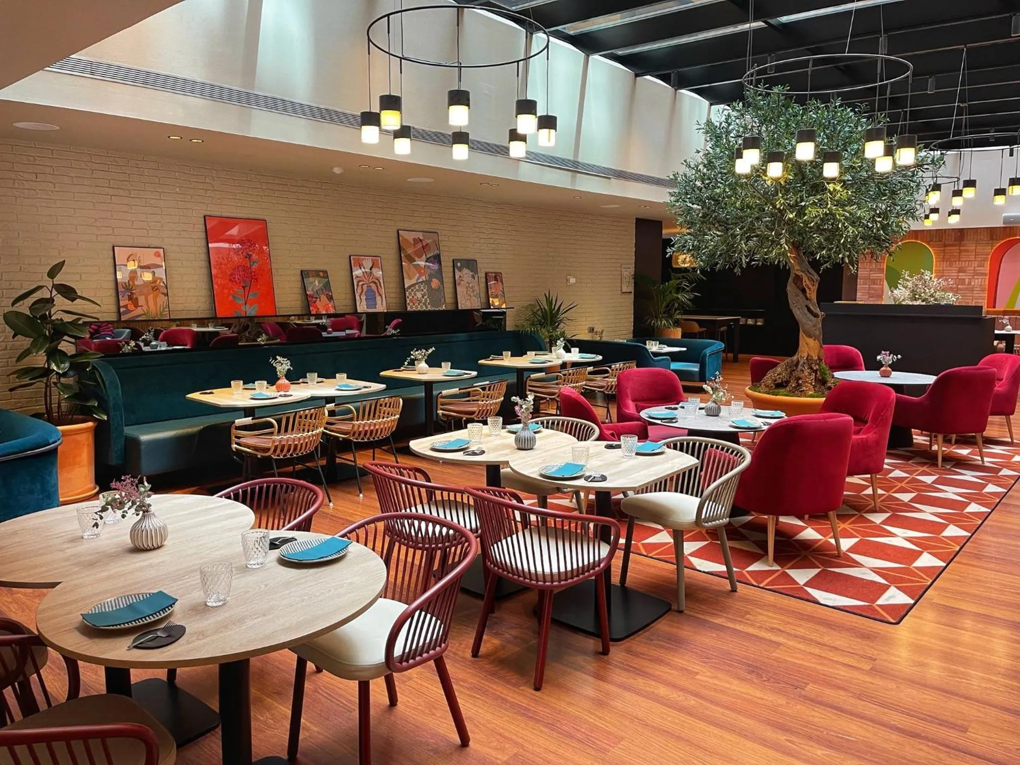 Restaurant/places to eat in Hotel Indigo Barcelona Plaza Espana by IHG