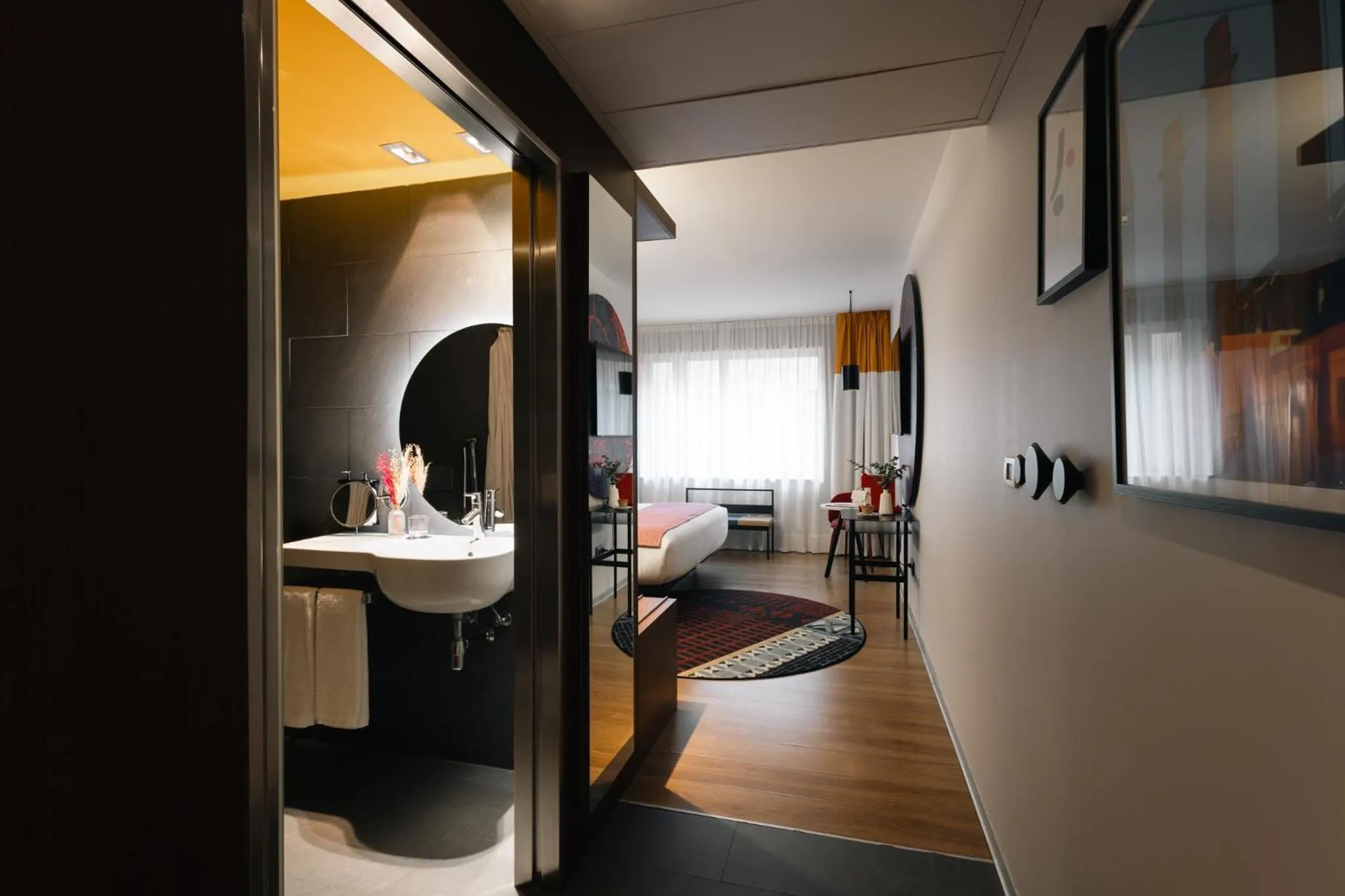 Photo of the whole room in Hotel Indigo Barcelona Plaza Espana by IHG