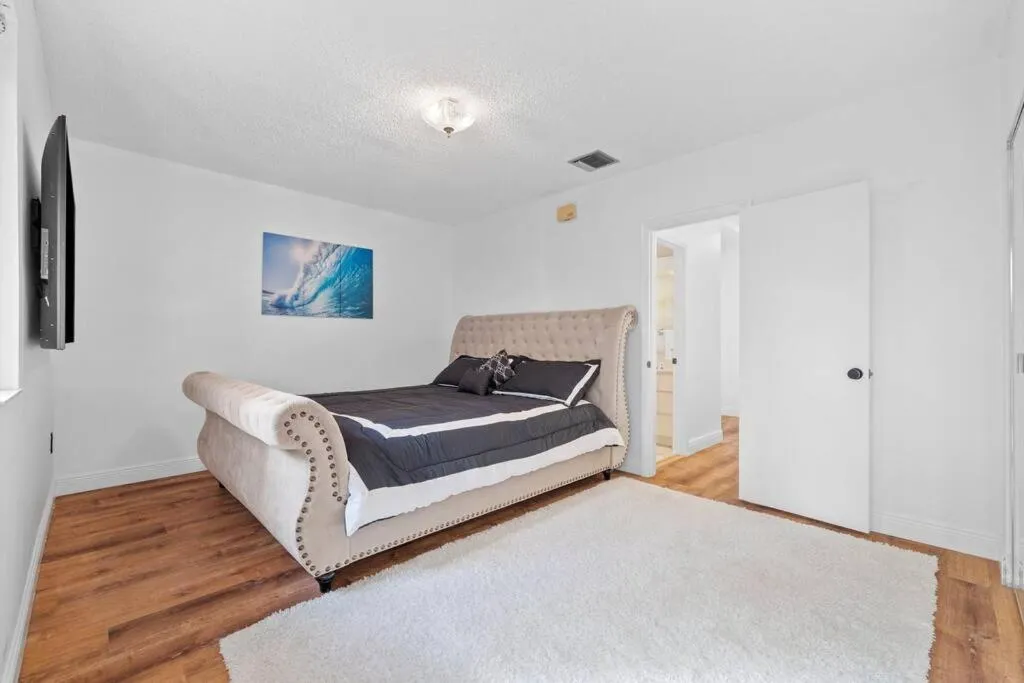 Bed in Little Havana Retreat - Newly remodeled Villa by Loan Depot Stadium!