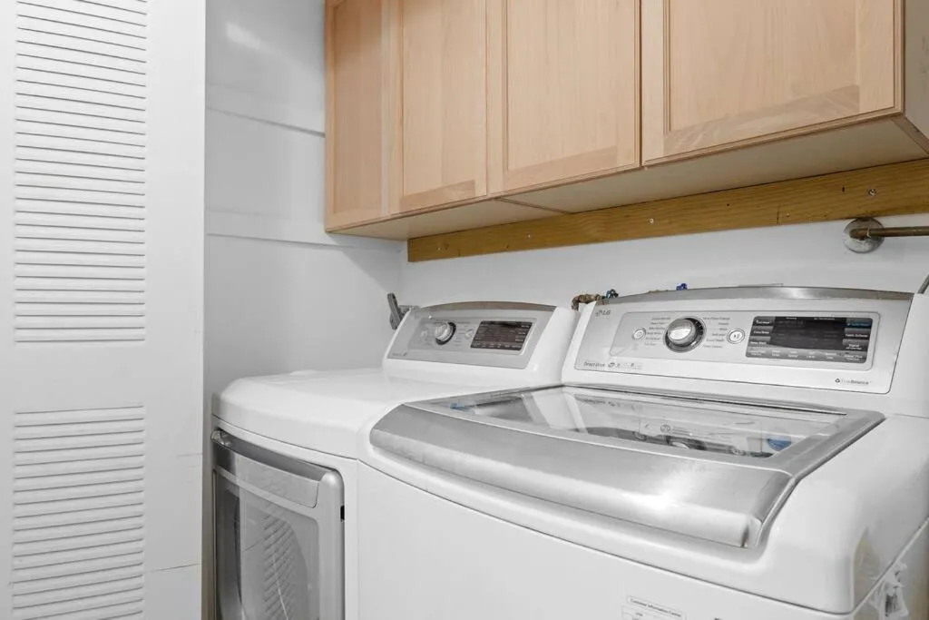washing machine in Little Havana Retreat - Newly remodeled Villa by Loan Depot Stadium!
