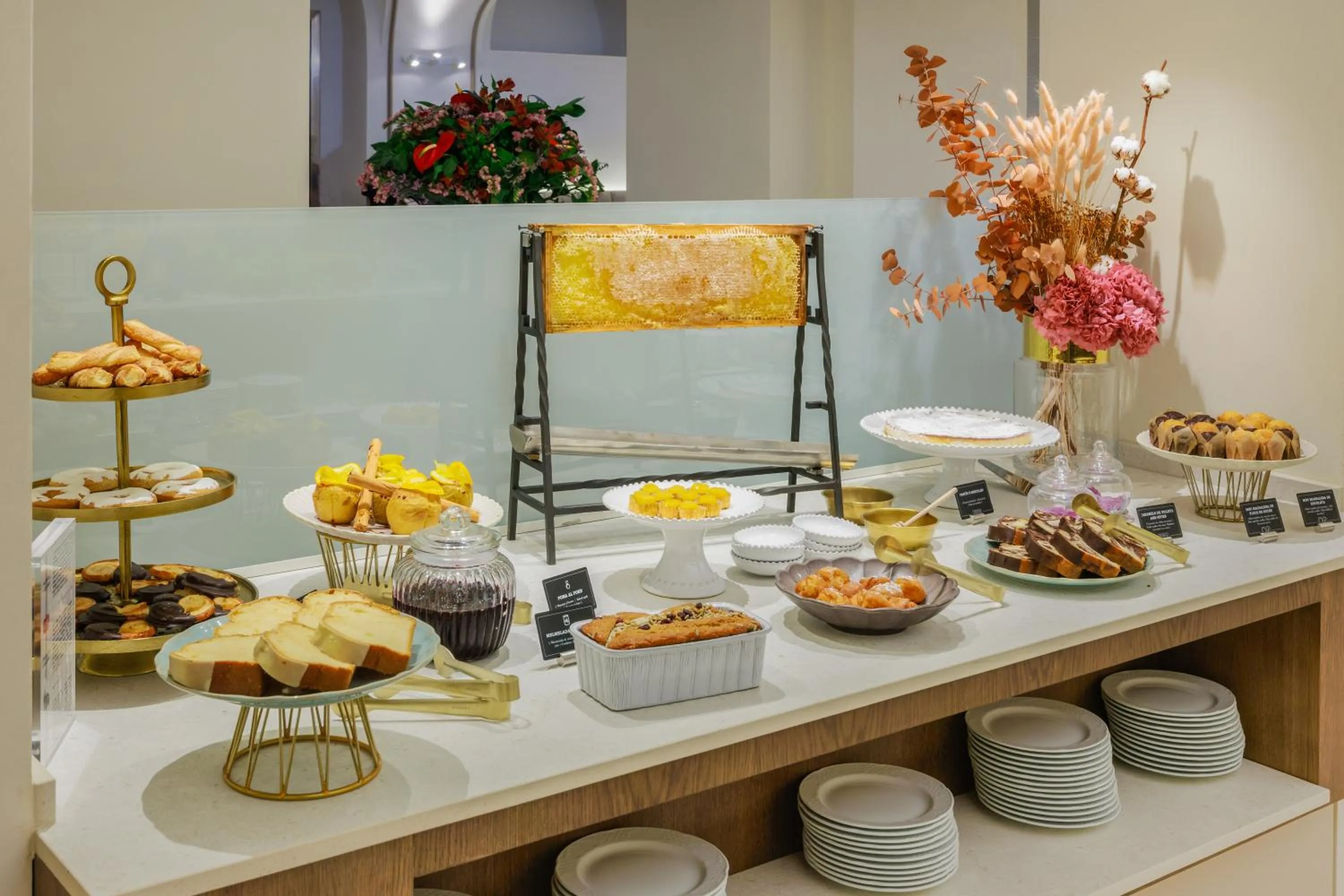 Buffet breakfast in Hotel Medinaceli