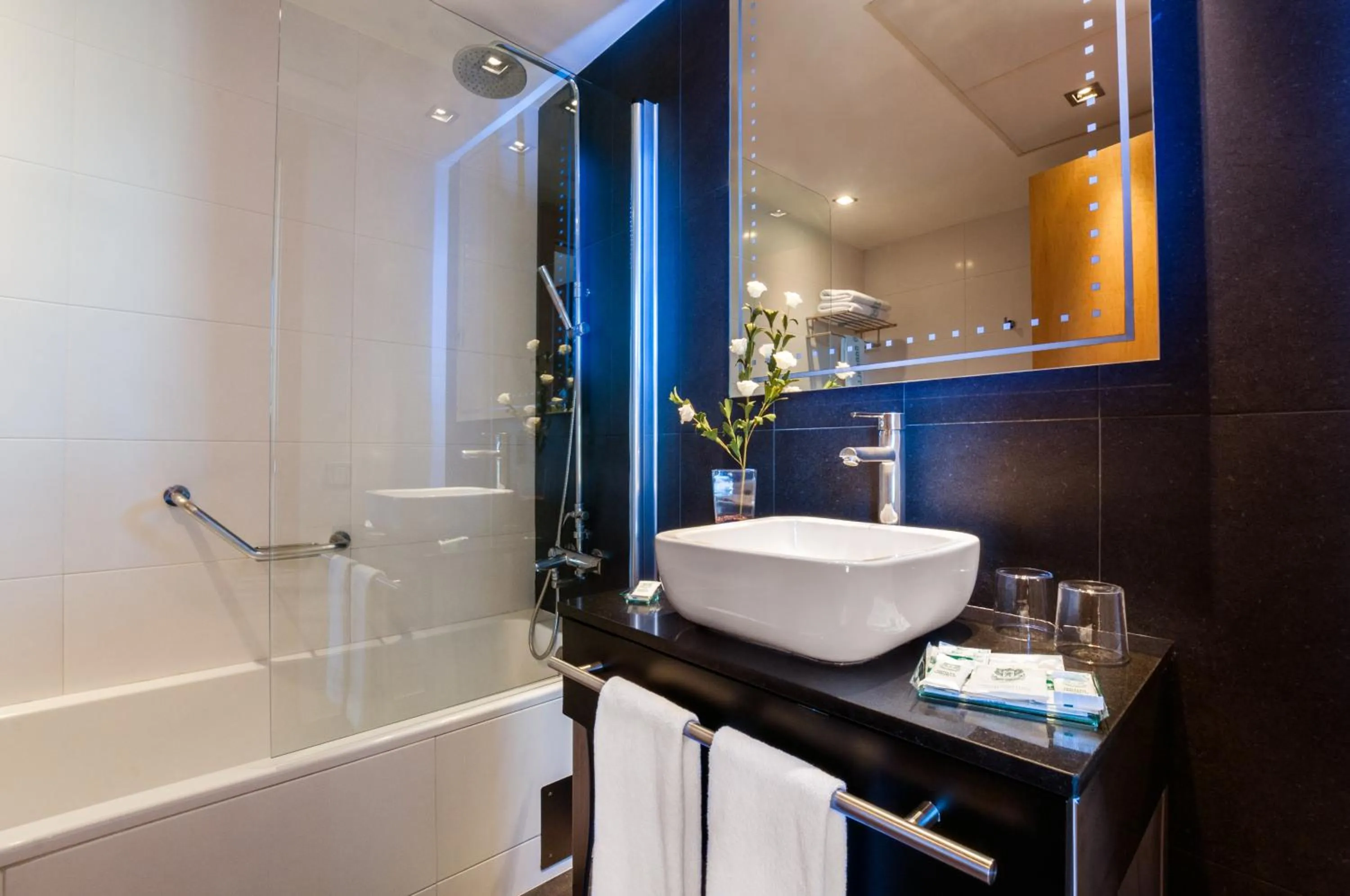 Bathroom in Hotel Medinaceli