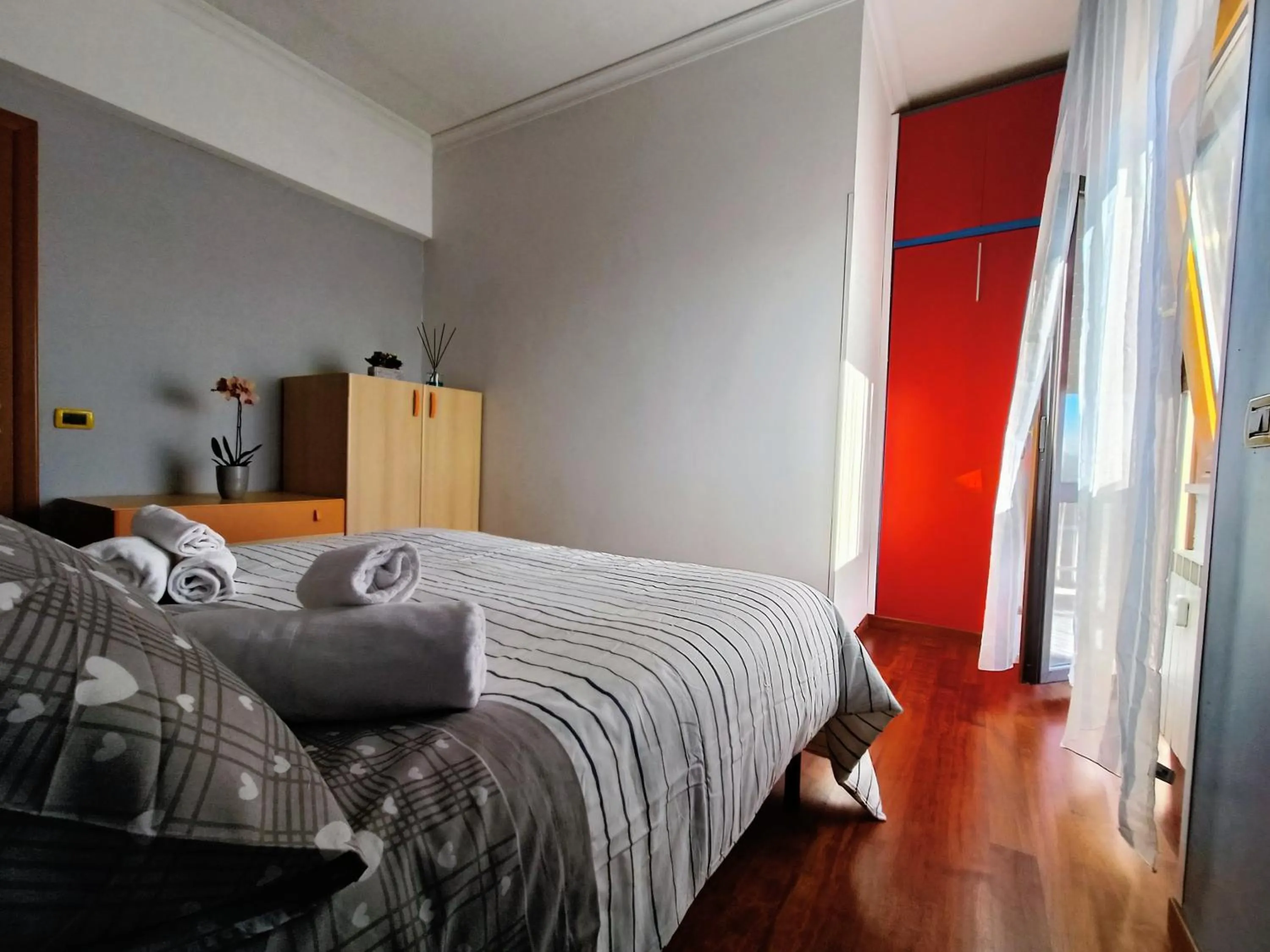 Bedroom, Bed in Avellini - Delightful and Spacious Apartment with terrace - near Metro A Cornelia