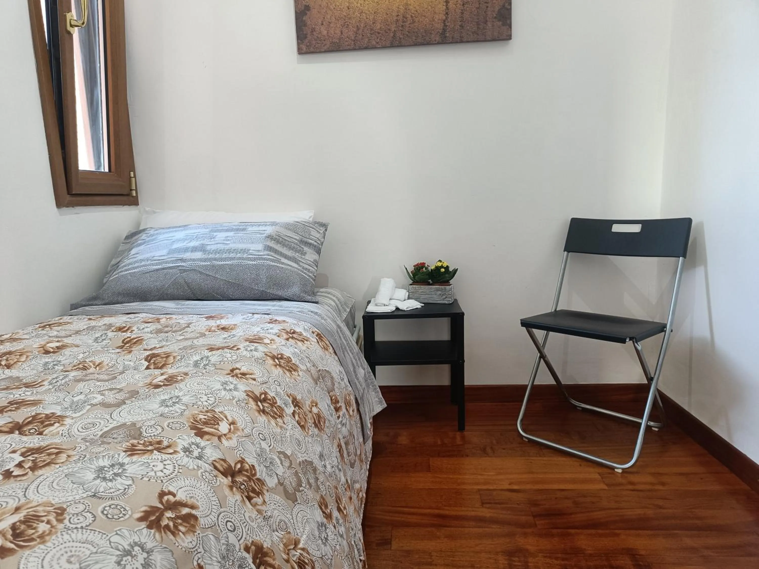 Bed in Avellini - Delightful and Spacious Apartment with terrace - near Metro A Cornelia