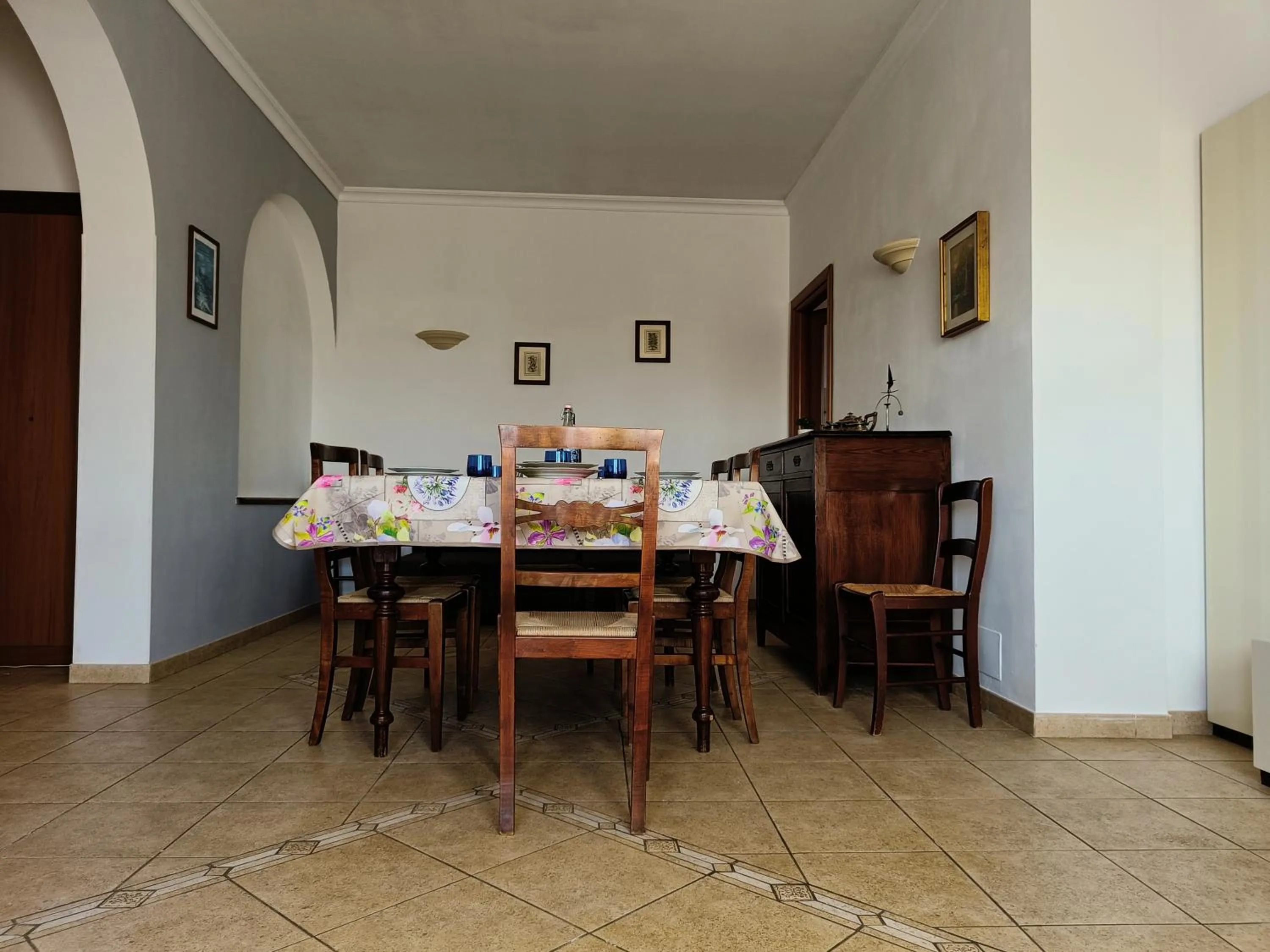 Living room in Avellini - Delightful and Spacious Apartment with terrace - near Metro A Cornelia