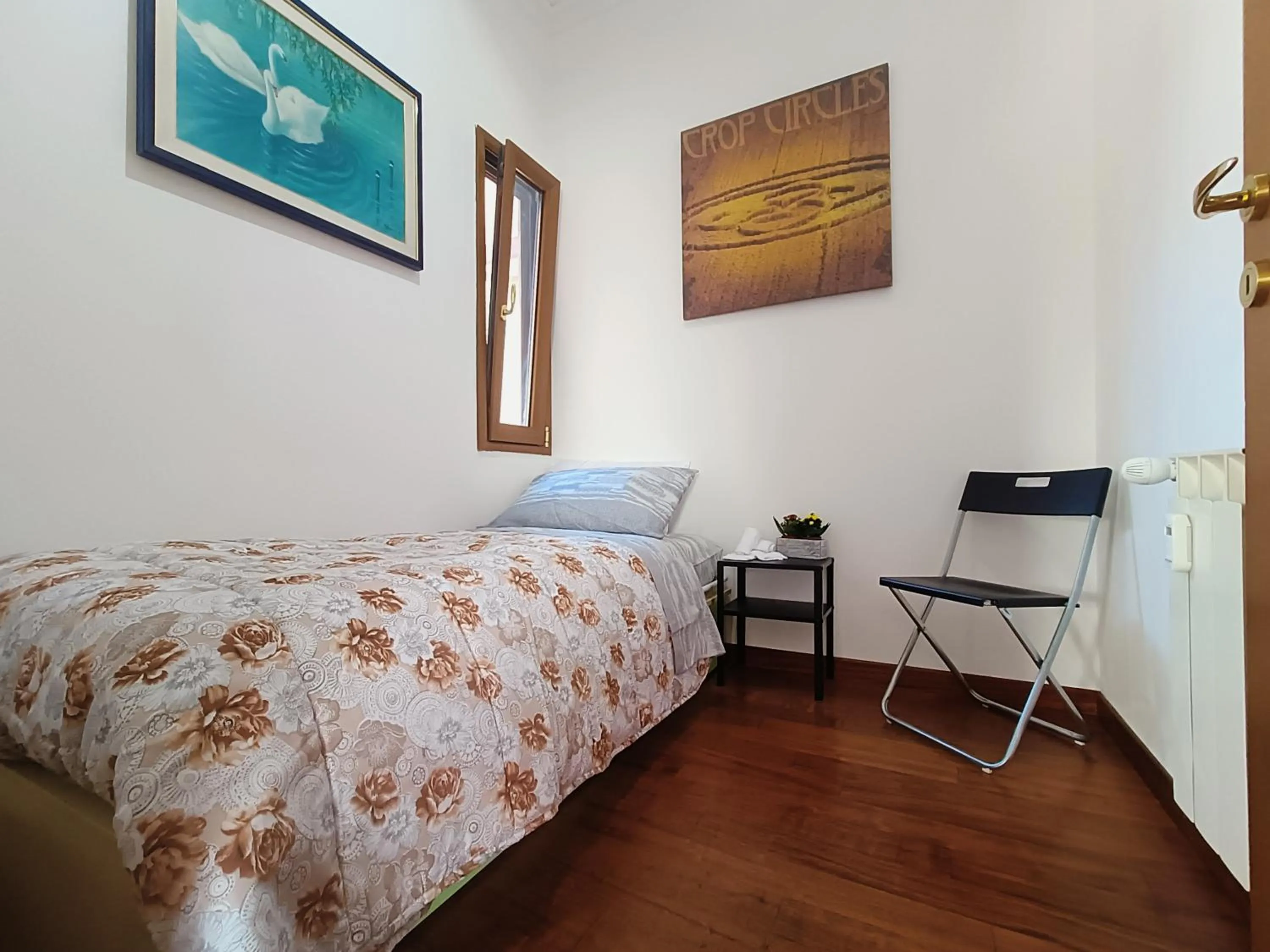 Bed in Avellini - Delightful and Spacious Apartment with terrace - near Metro A Cornelia