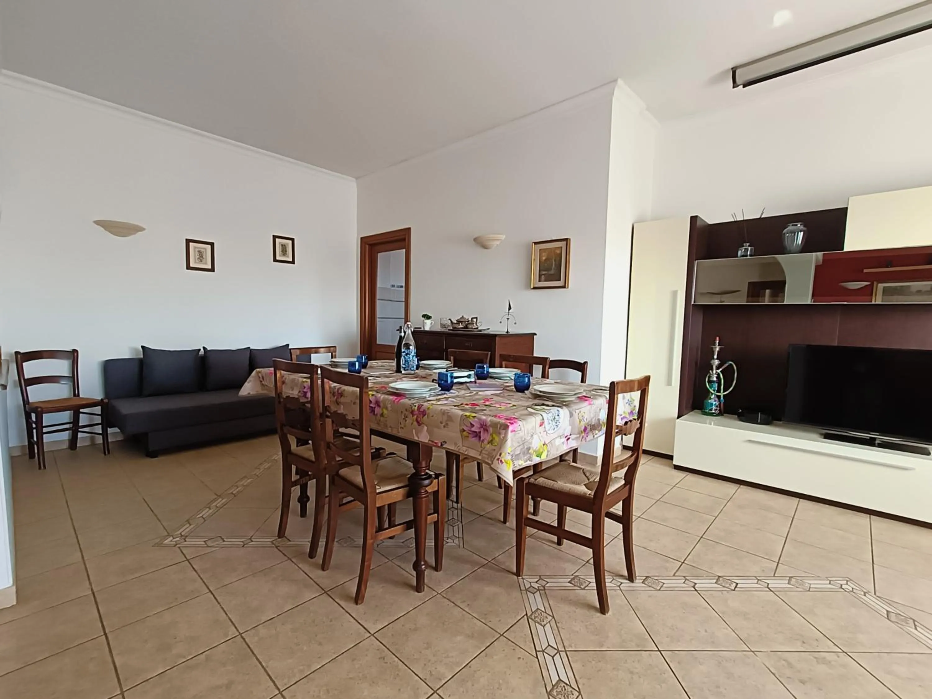 Living room in Avellini - Delightful and Spacious Apartment with terrace - near Metro A Cornelia
