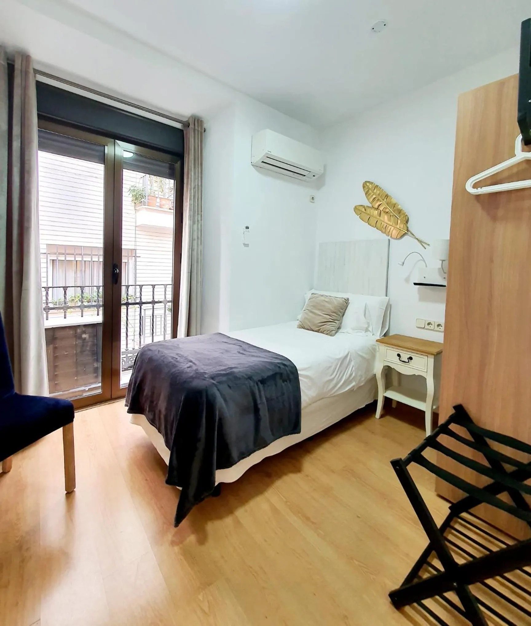 Photo of the whole room, Bed in Zaida Boutique Hotel