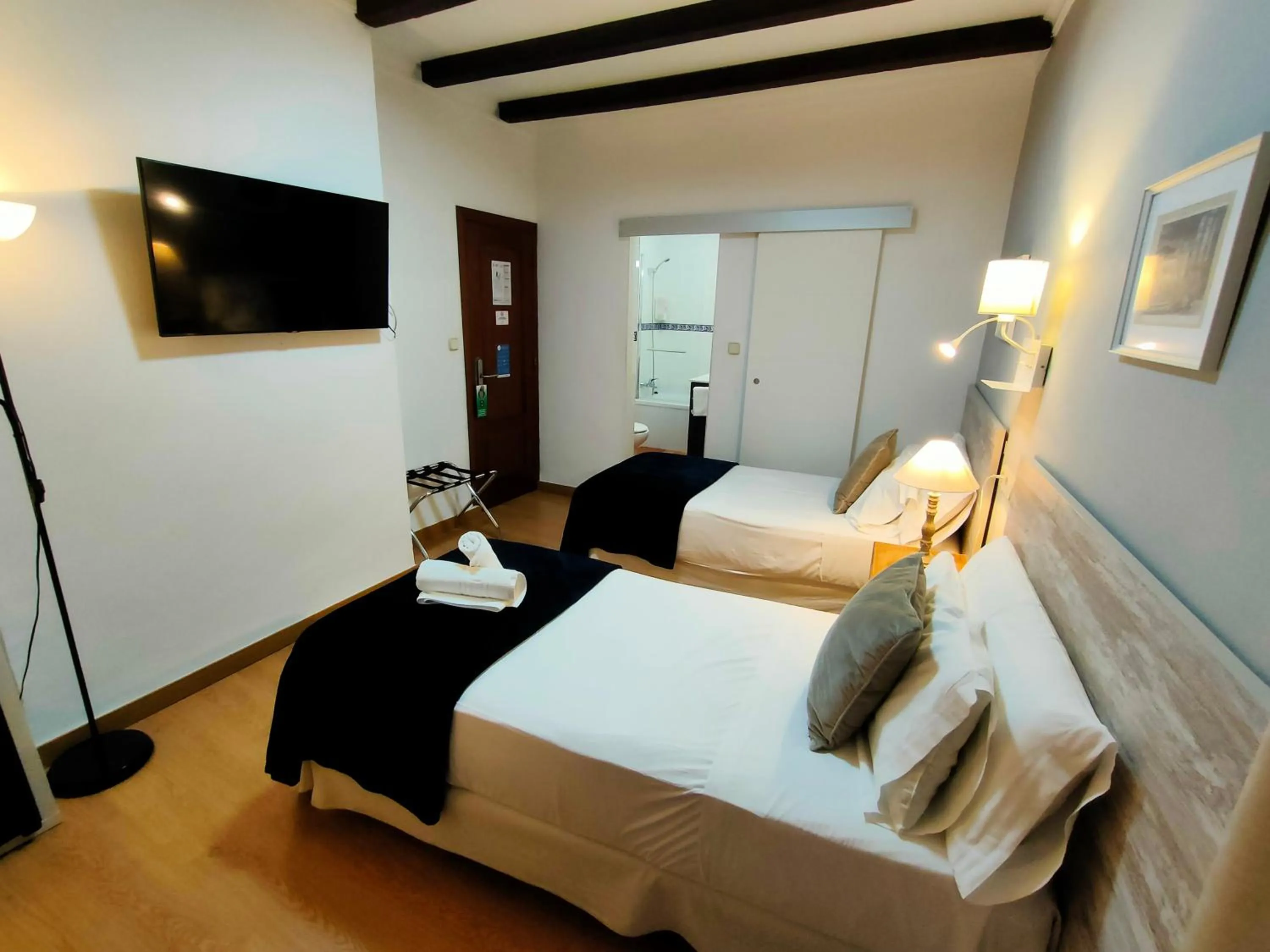 Photo of the whole room, Bed in Zaida Boutique Hotel