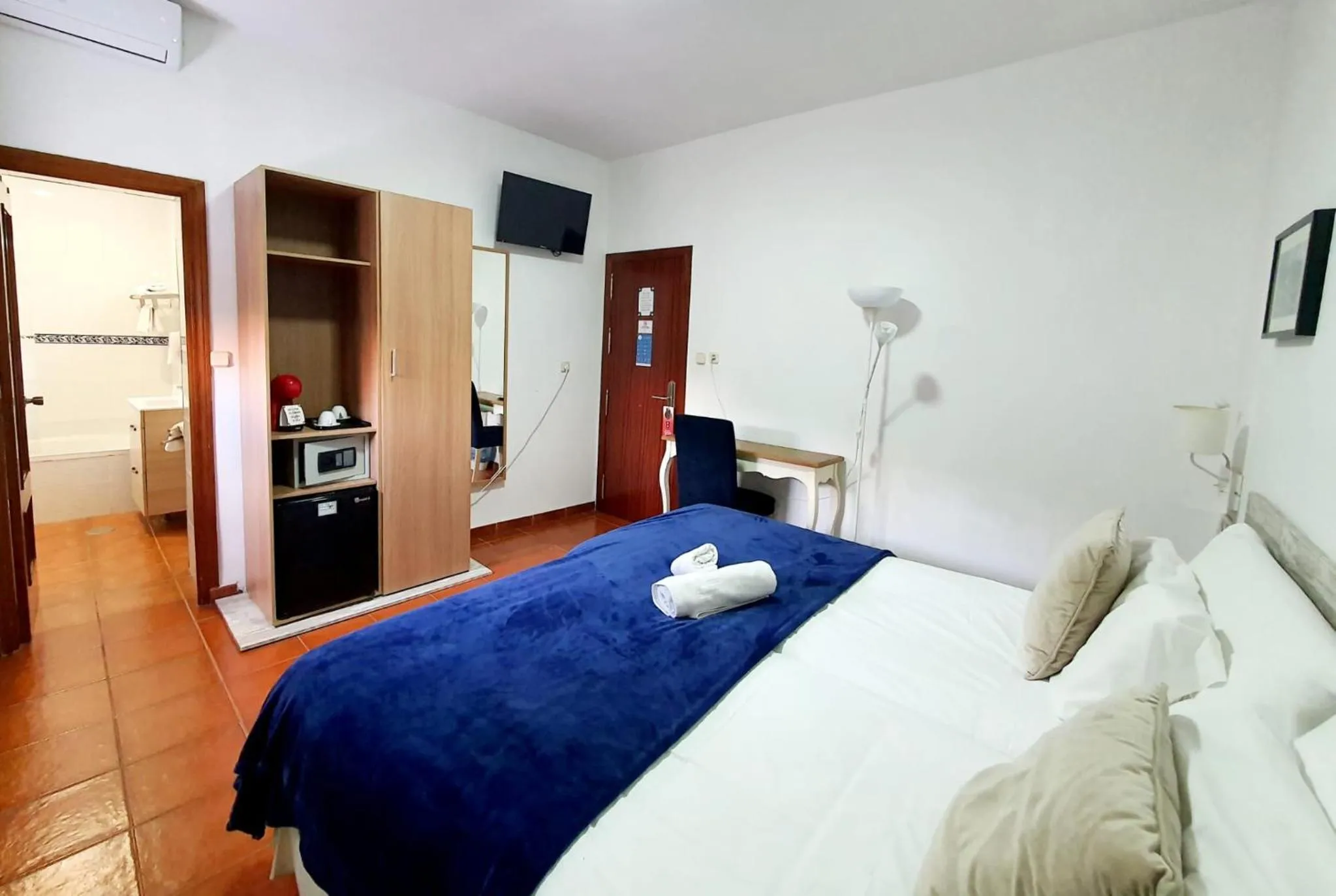 Photo of the whole room, Bed in Zaida Boutique Hotel