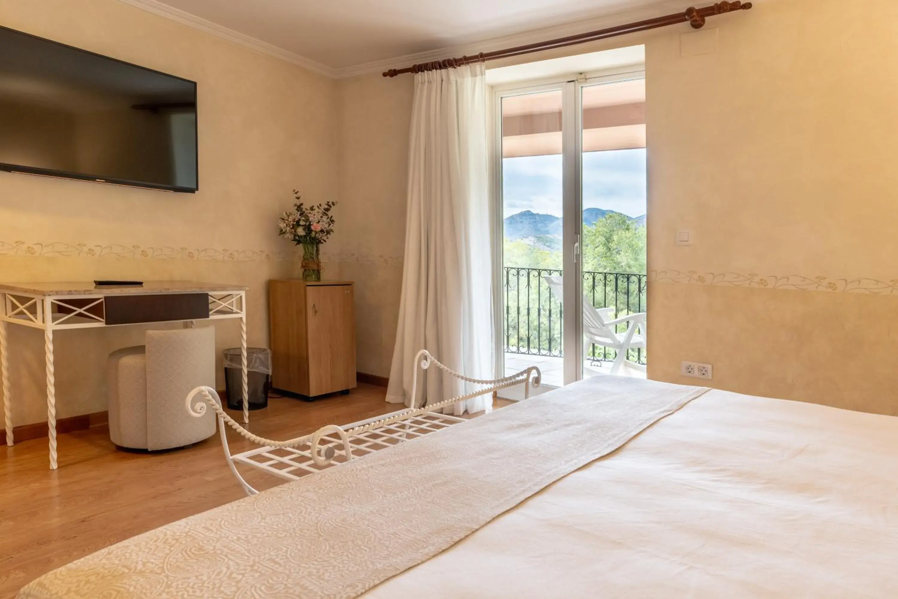 Double or Twin Room Economy Confort in PALASIET Wellness Clinic&Thalasso 4 SUP Double or Twin Room Economy Confort in PALASIET Wellness Clinic&Thalasso 4 SUP