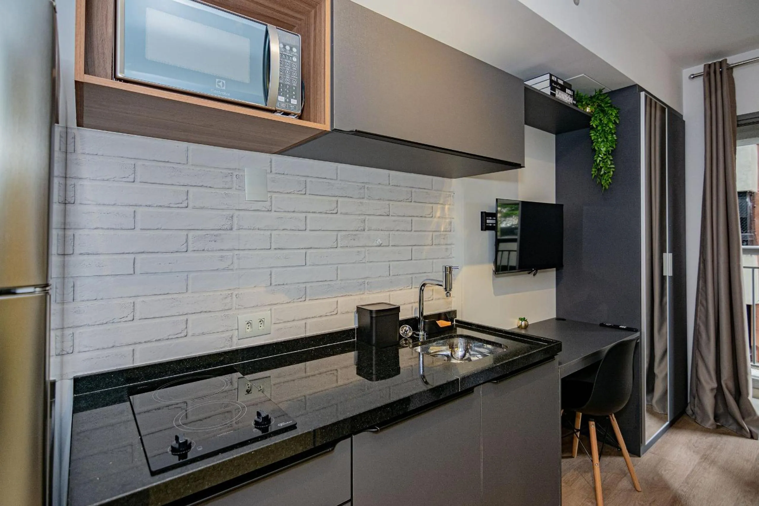 Canal do Anfitrião | Studios Jauperi