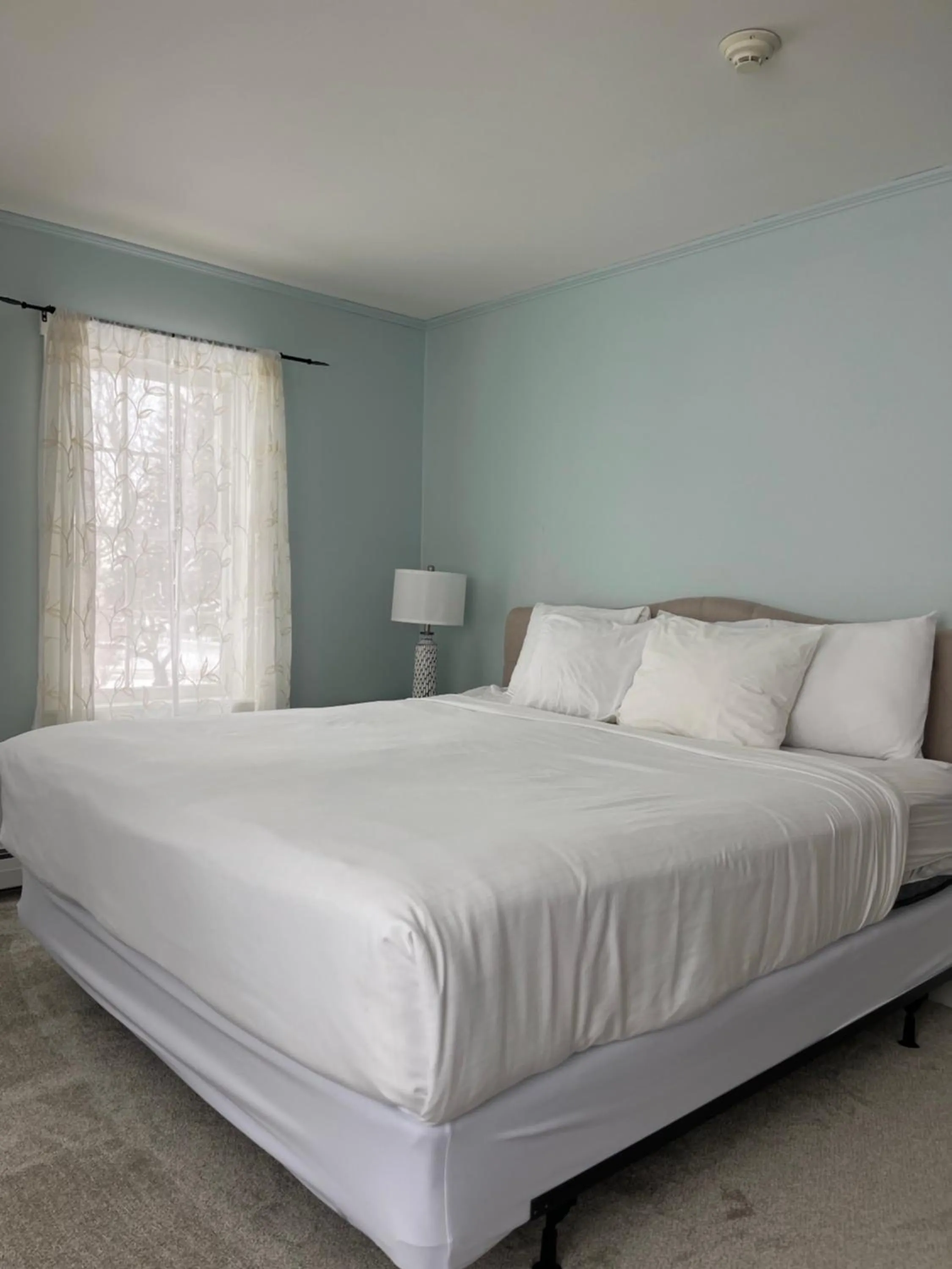 Bedroom, Bed in The Wildflower Inn