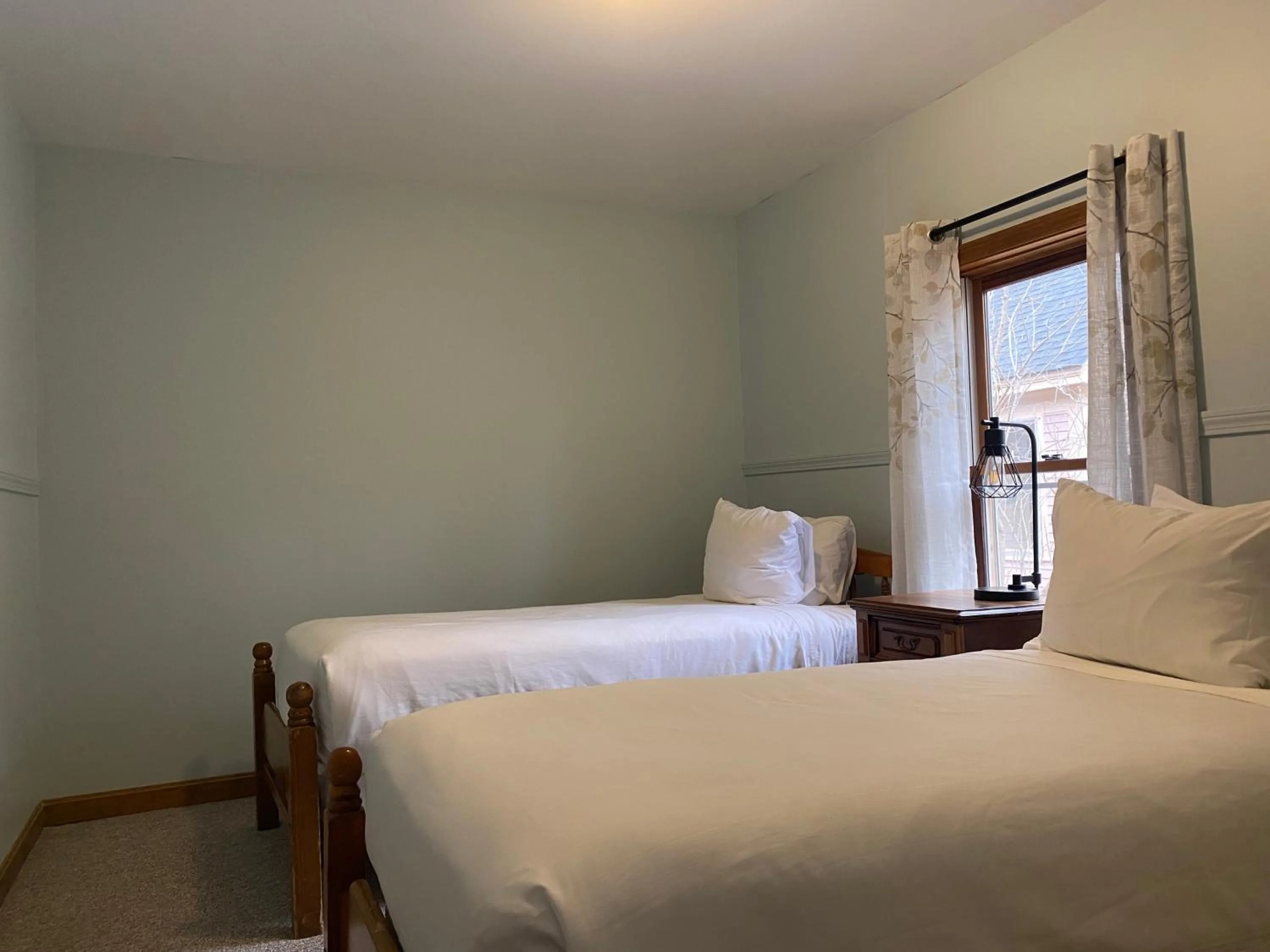 Bedroom, Bed in The Wildflower Inn