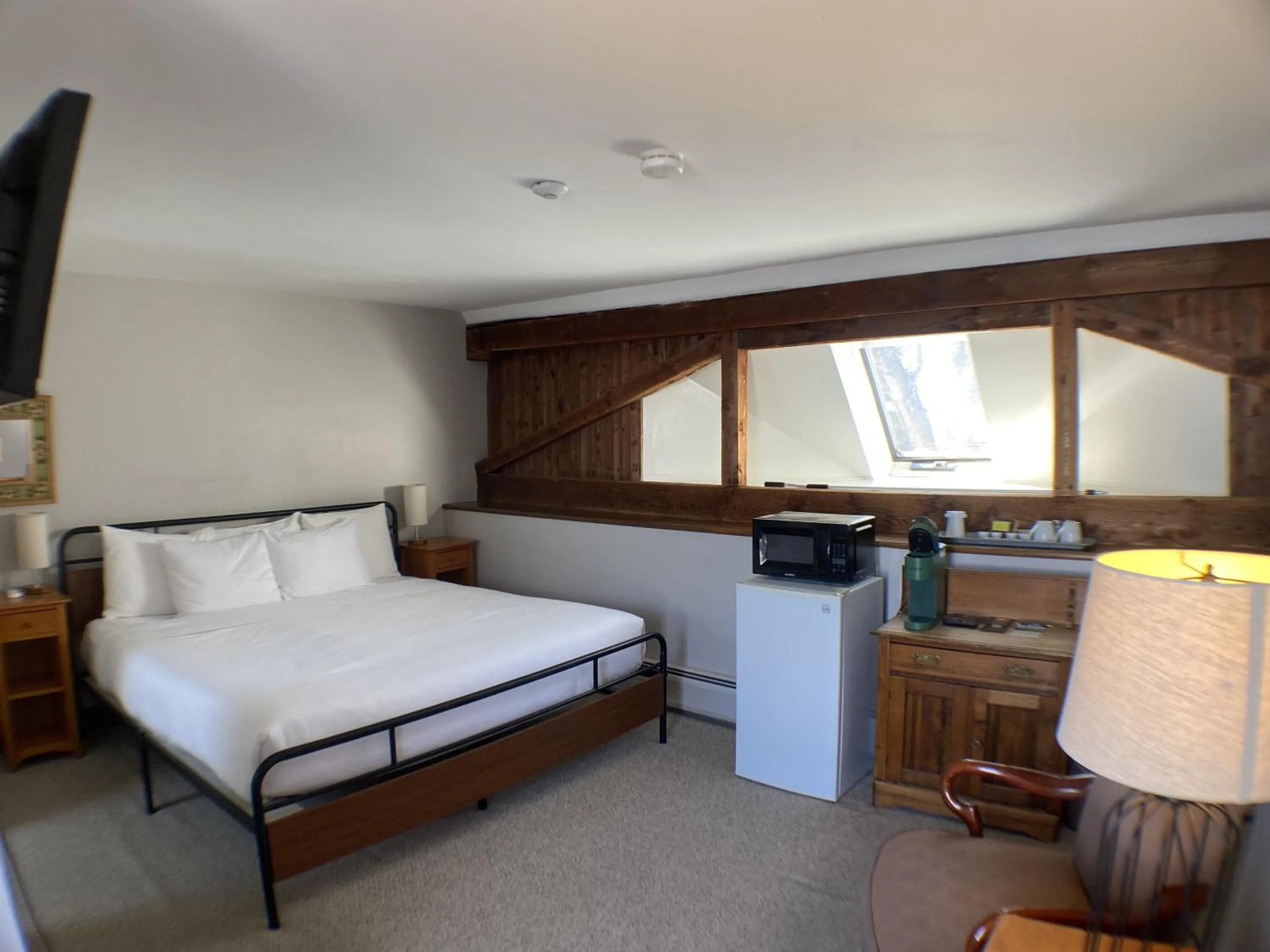 Bedroom, Bed in The Wildflower Inn