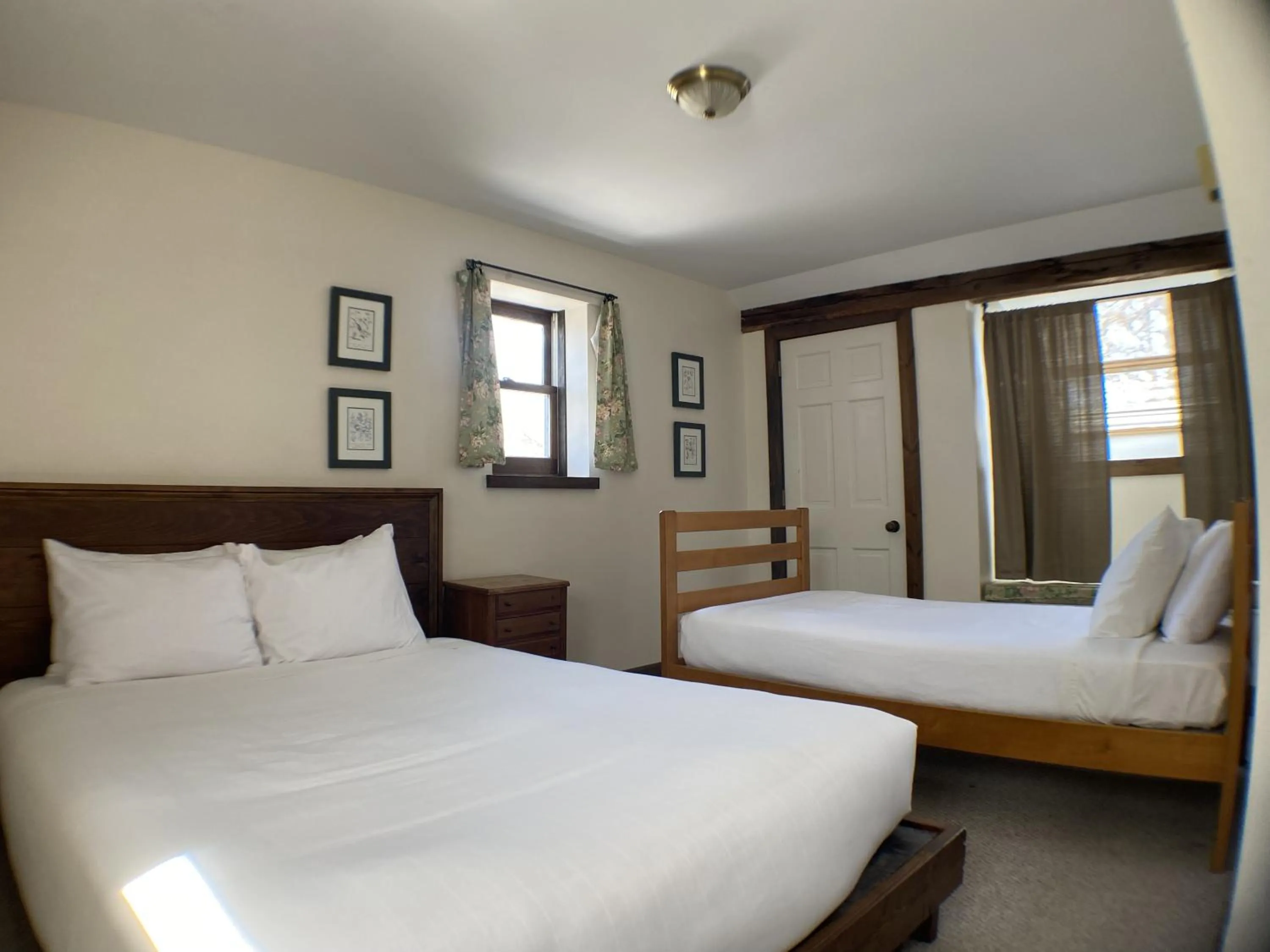 Bedroom, Bed in The Wildflower Inn