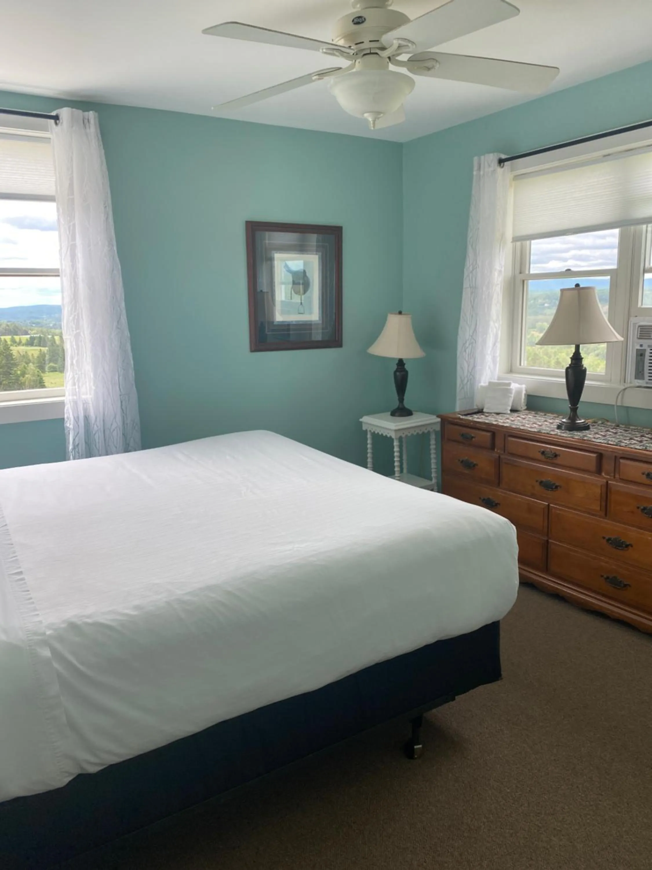 Bedroom, Bed in The Wildflower Inn