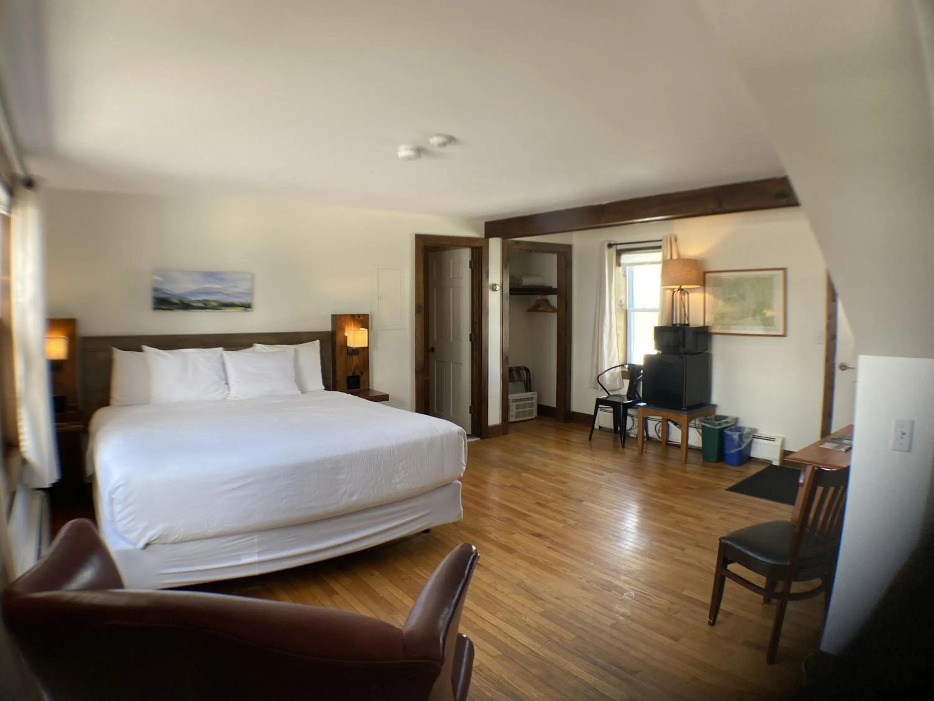 Bedroom, Bed in The Wildflower Inn