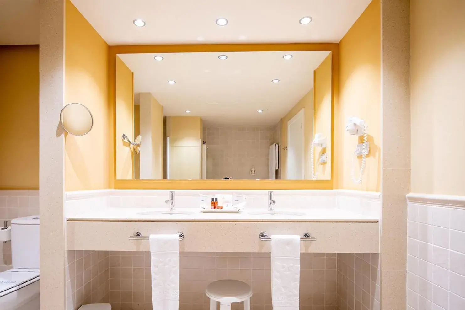 Triple (3 Adults) in Hotel Valle del Este Triple (3 Adults) in Hotel Valle del Este