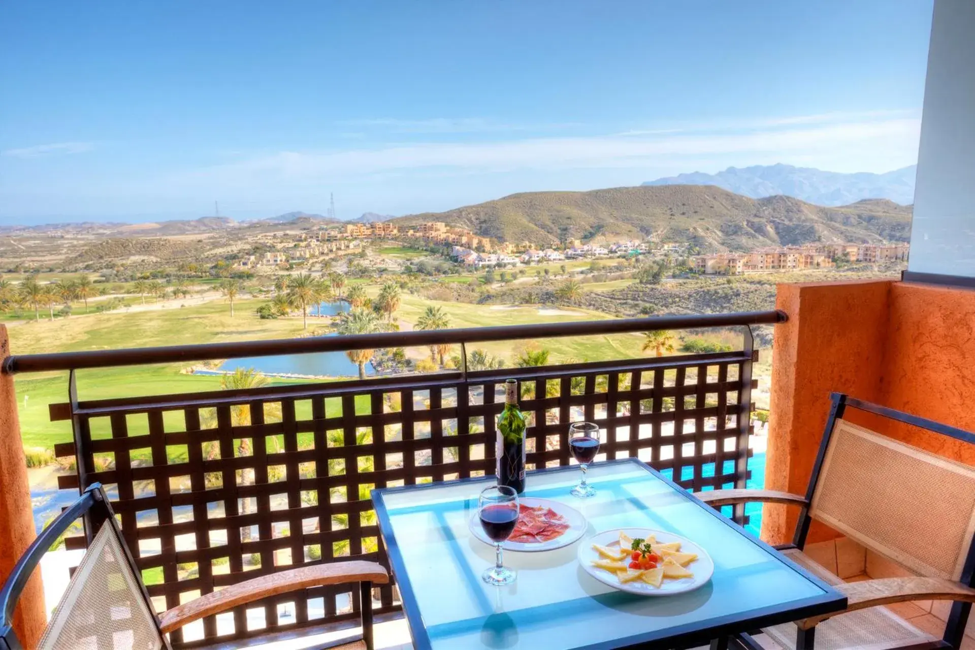 Twin Room with 2 Extra Beds (2 Adults + 2 Children) with Golf View in Hotel Valle del Este Twin Room with 2 Extra Beds (2 Adults + 2 Children) with Golf View in Hotel Valle del Este