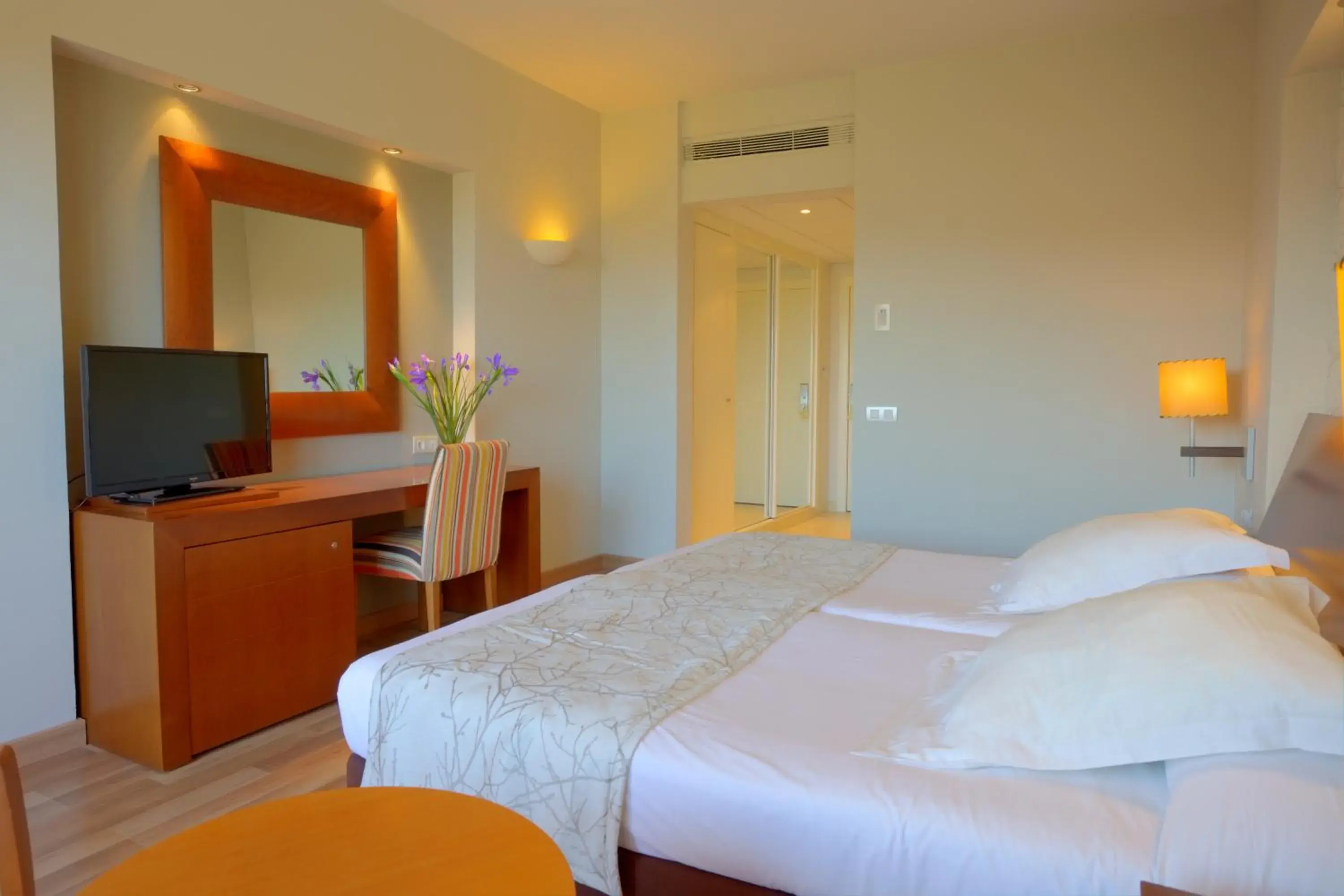 Twin Room with Golf View (1 Adult) in Hotel Valle del Este Twin Room with Golf View (1 Adult) in Hotel Valle del Este