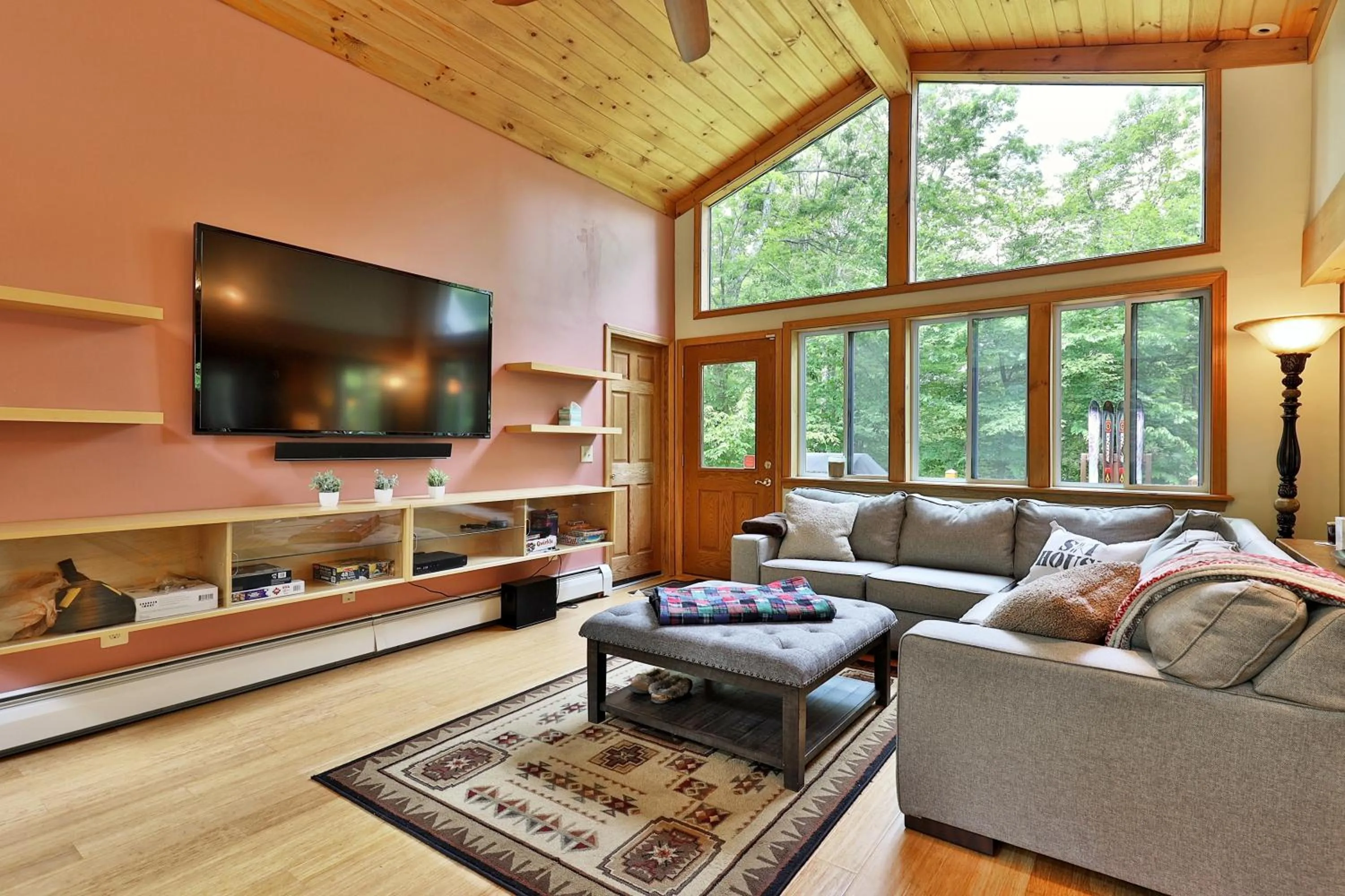 Tanglewood Chalet- 4 BR 4 BA Family Home in Killington, Perfect for Groups home