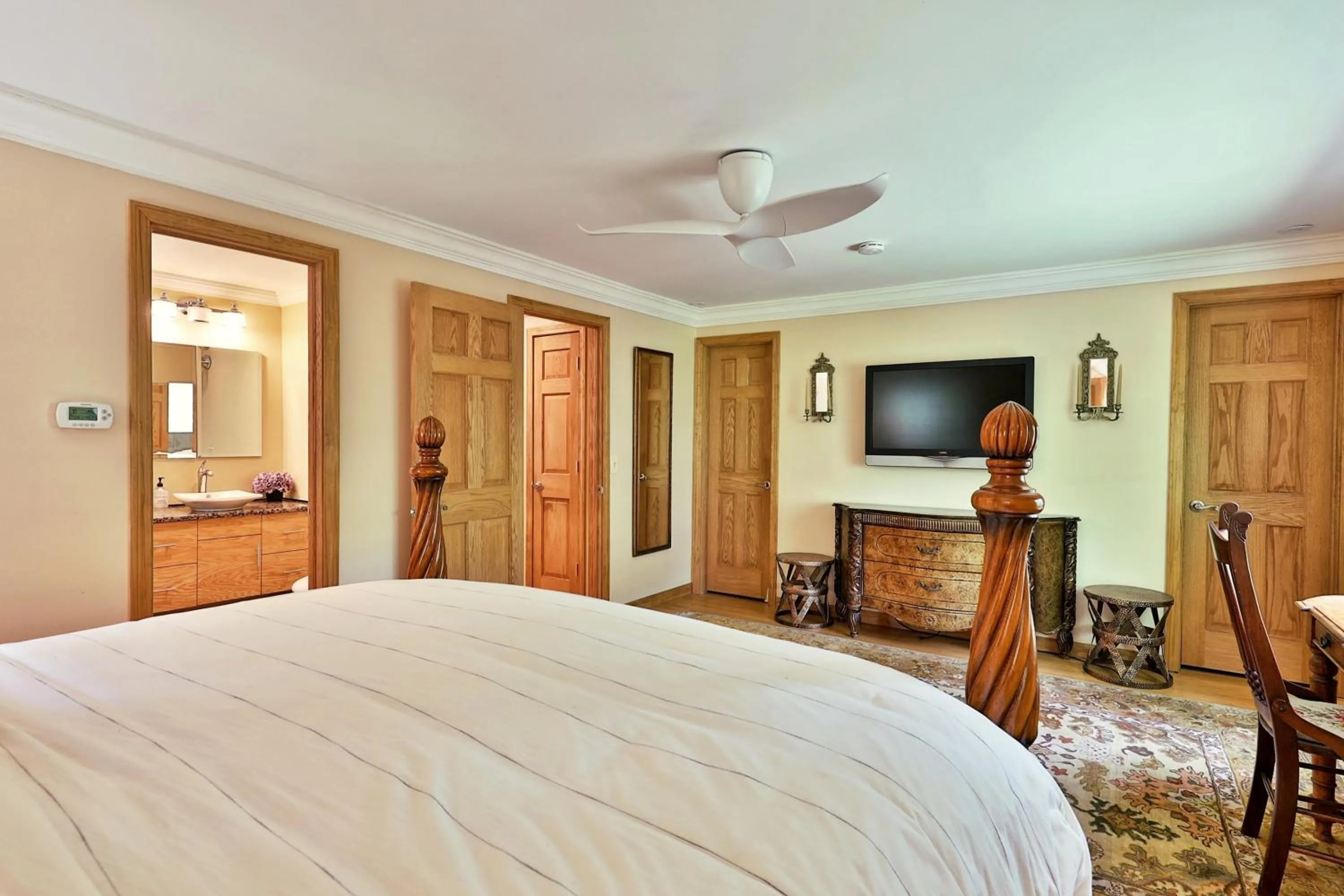 Bed in Tanglewood Chalet- 4 BR 4 BA Family Home in Killington, Perfect for Groups home