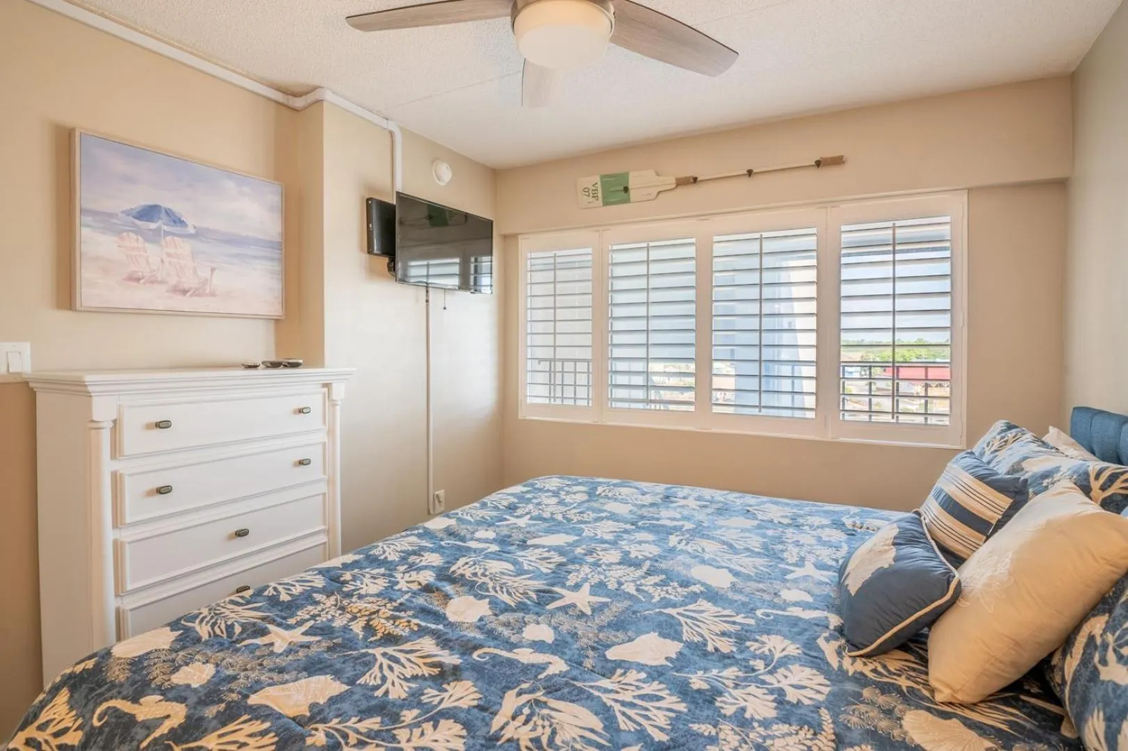 Bed in Oceanfront - Pool - Near Carolina Beach Boardwalk