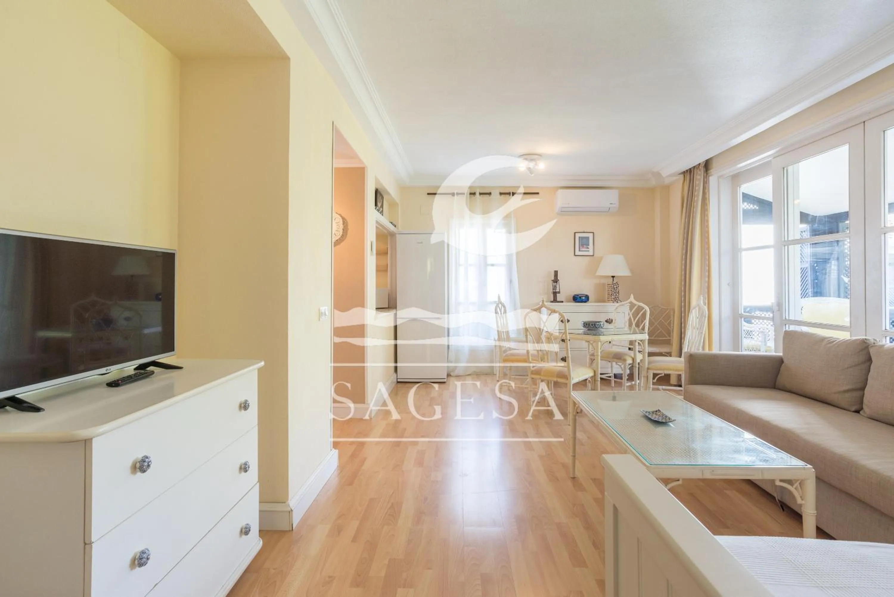 TV and multimedia in Jardines de las Golondrinas