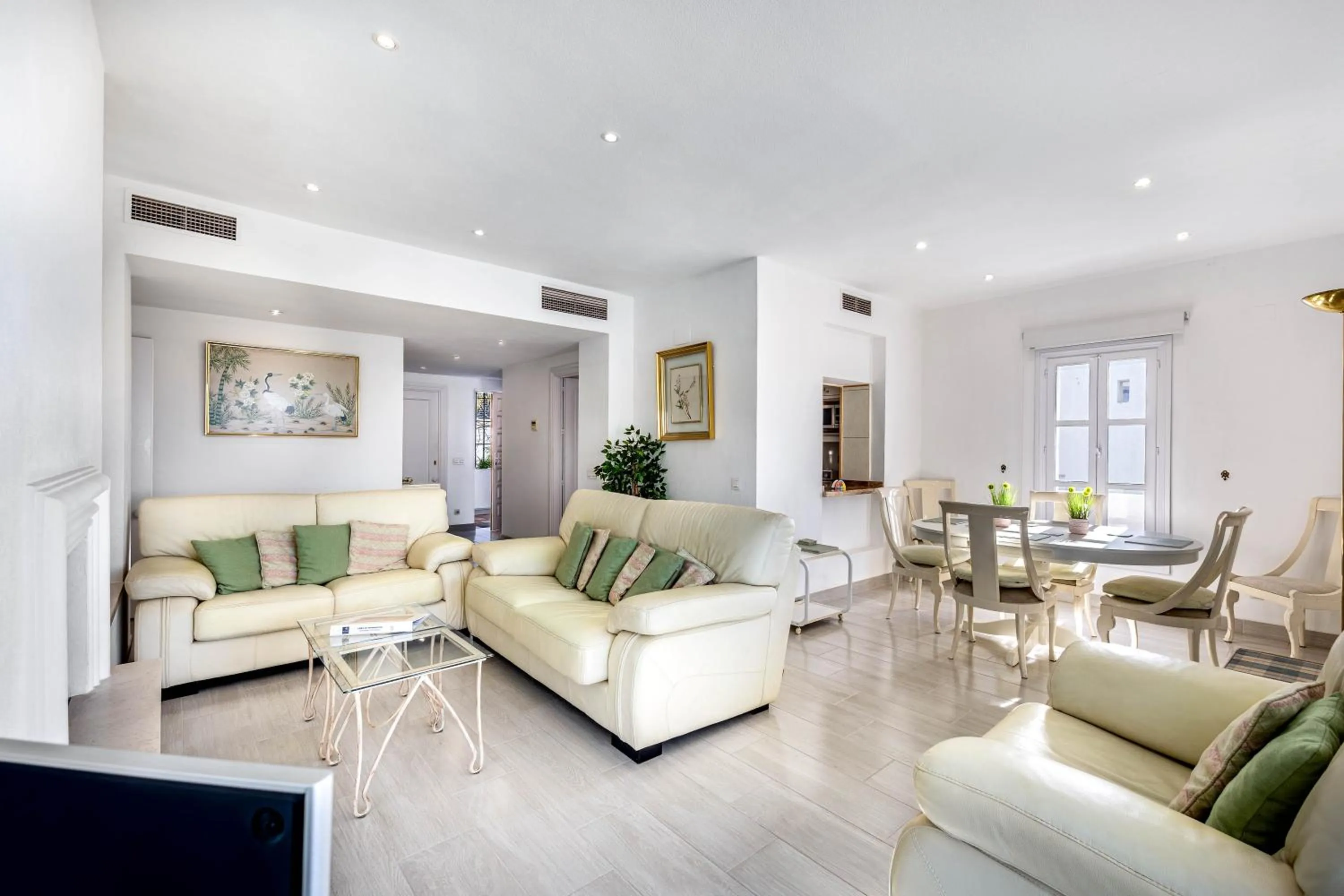 TV and multimedia in Jardines de las Golondrinas