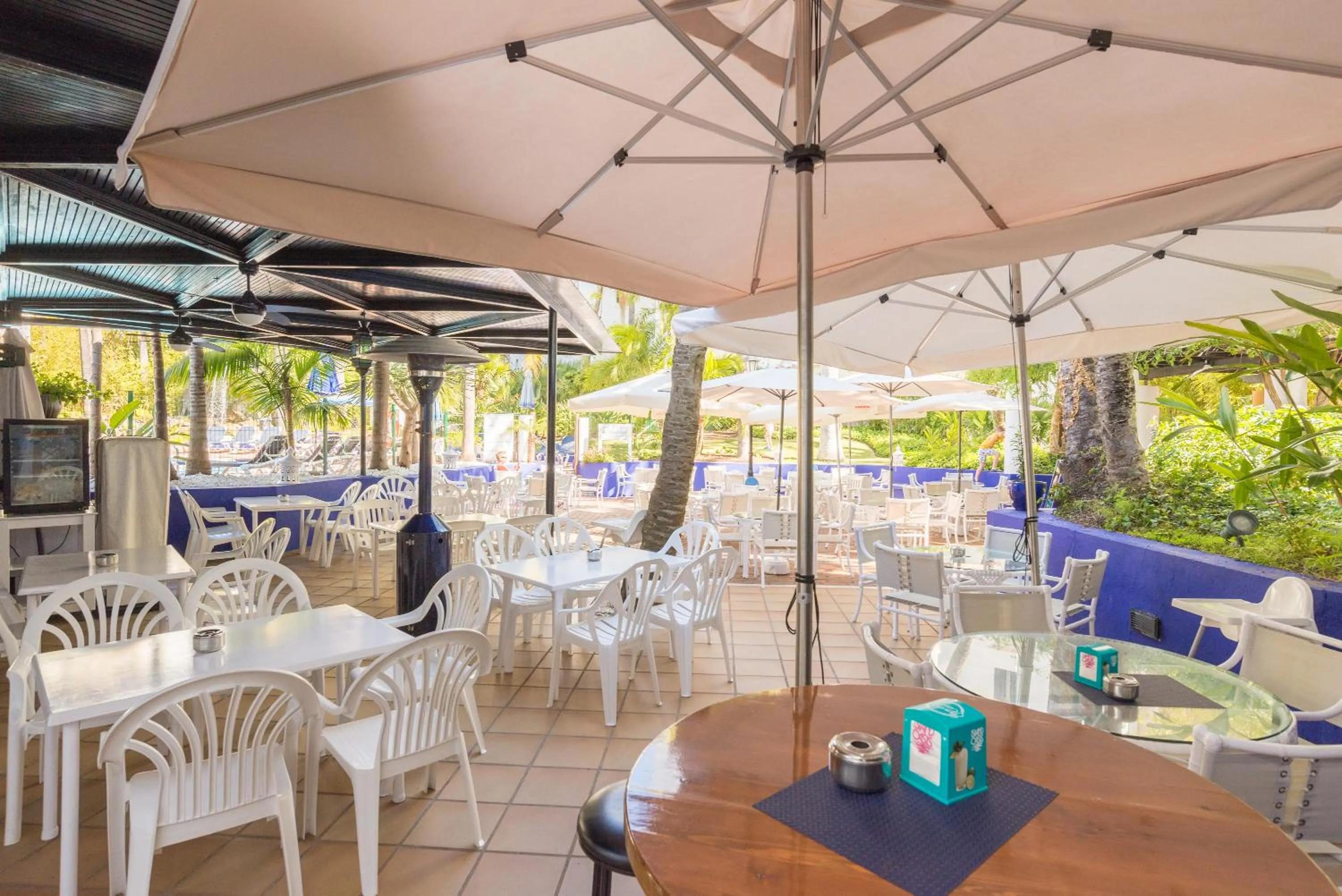 Restaurant/places to eat in Jardines de las Golondrinas