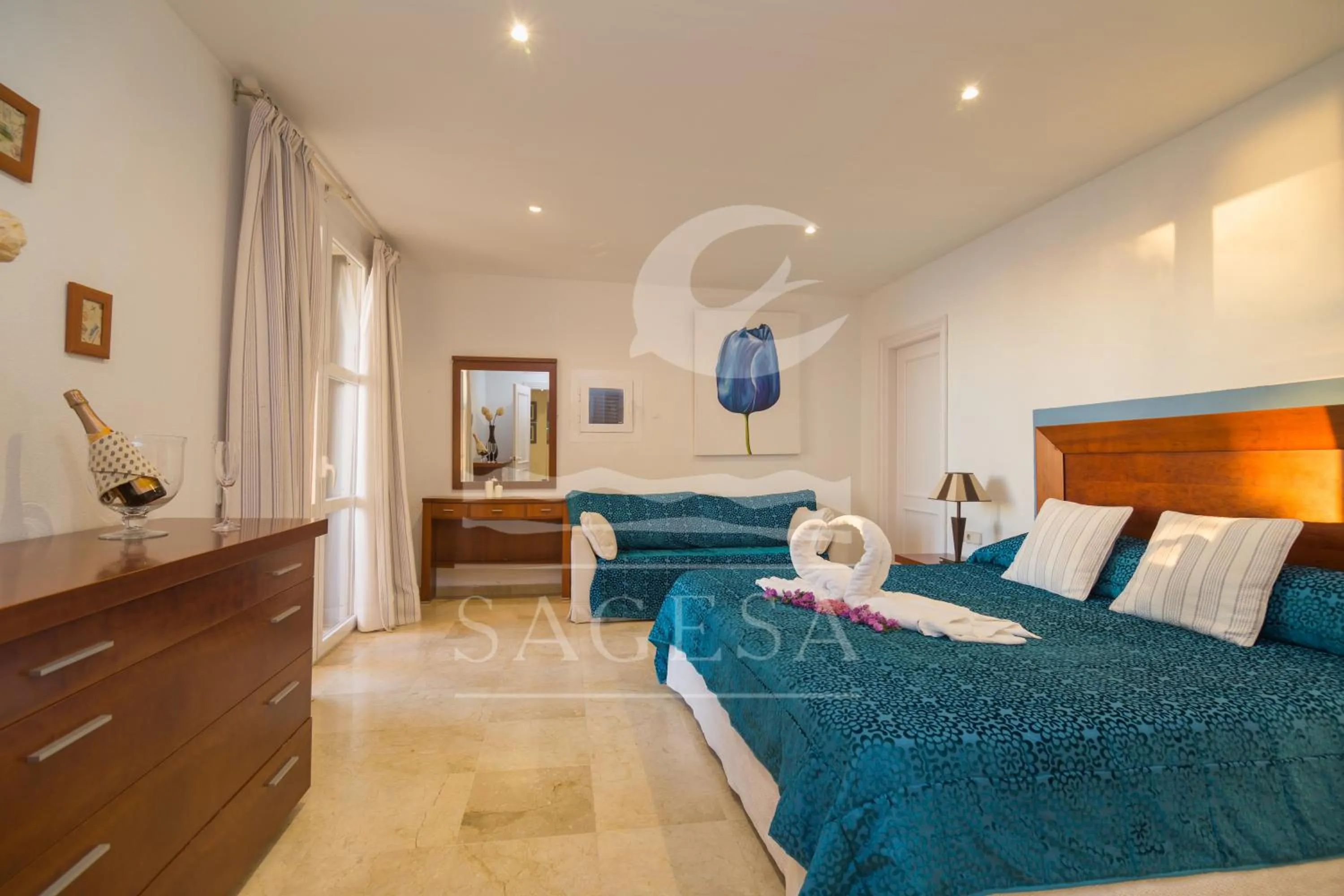 Bedroom, Bed in Jardines de las Golondrinas