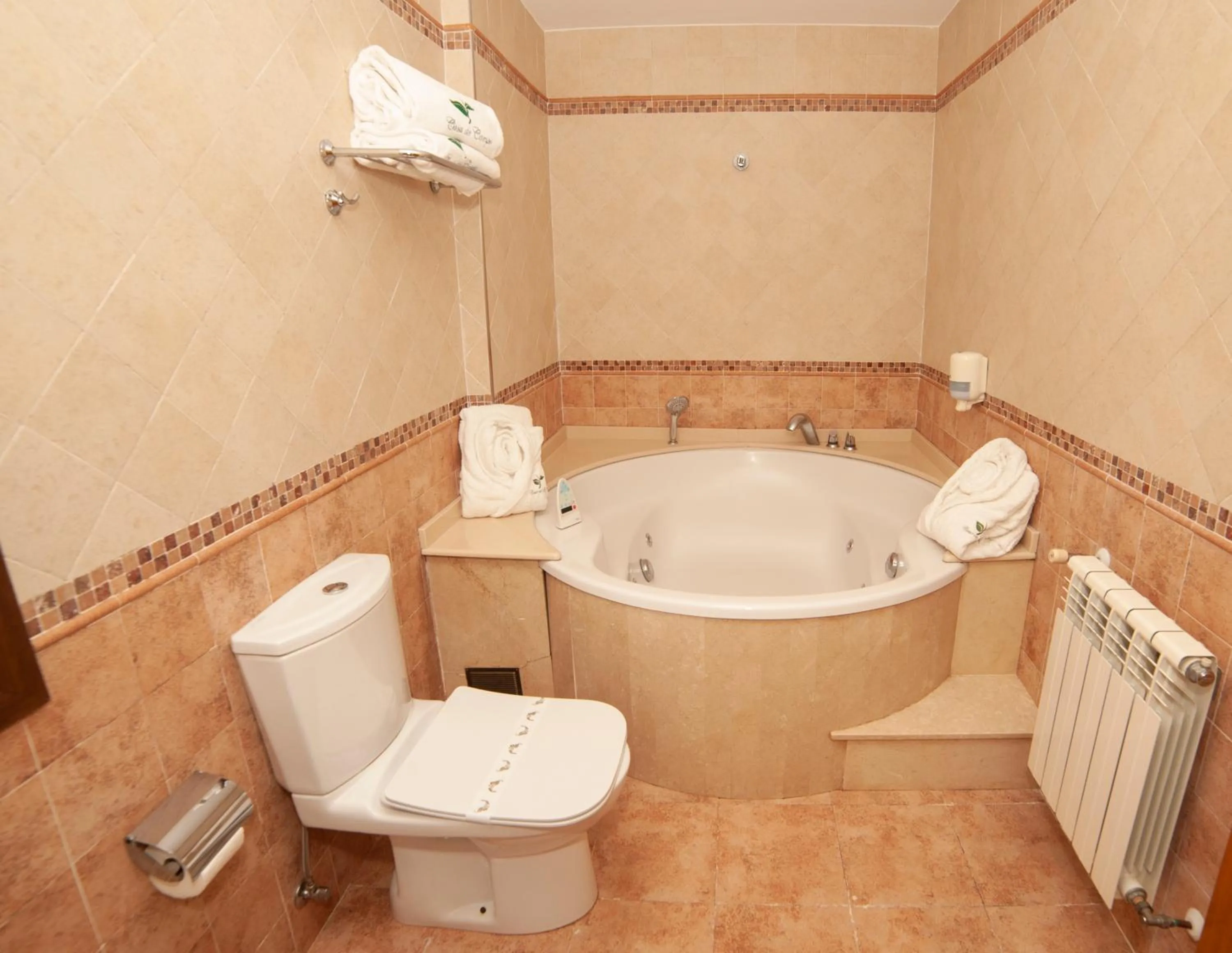 Hot Tub in Hotel Rural Casa de Campo