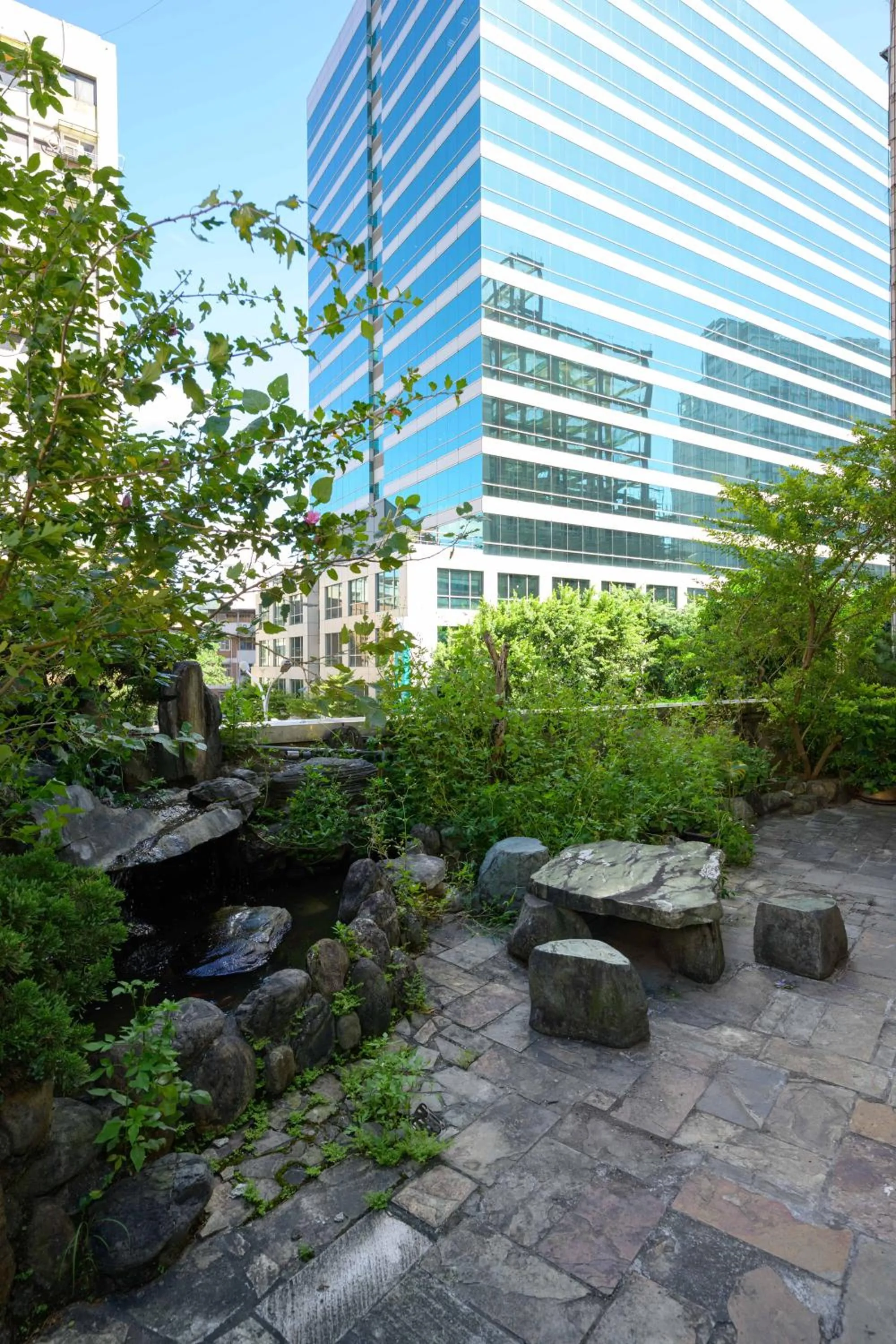 Garden view in Work Inn 101 慕誠青年旅館