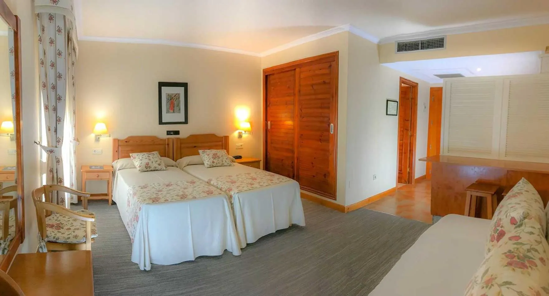 Decorative detail, Bed in Hotel Spa Bosque Mar