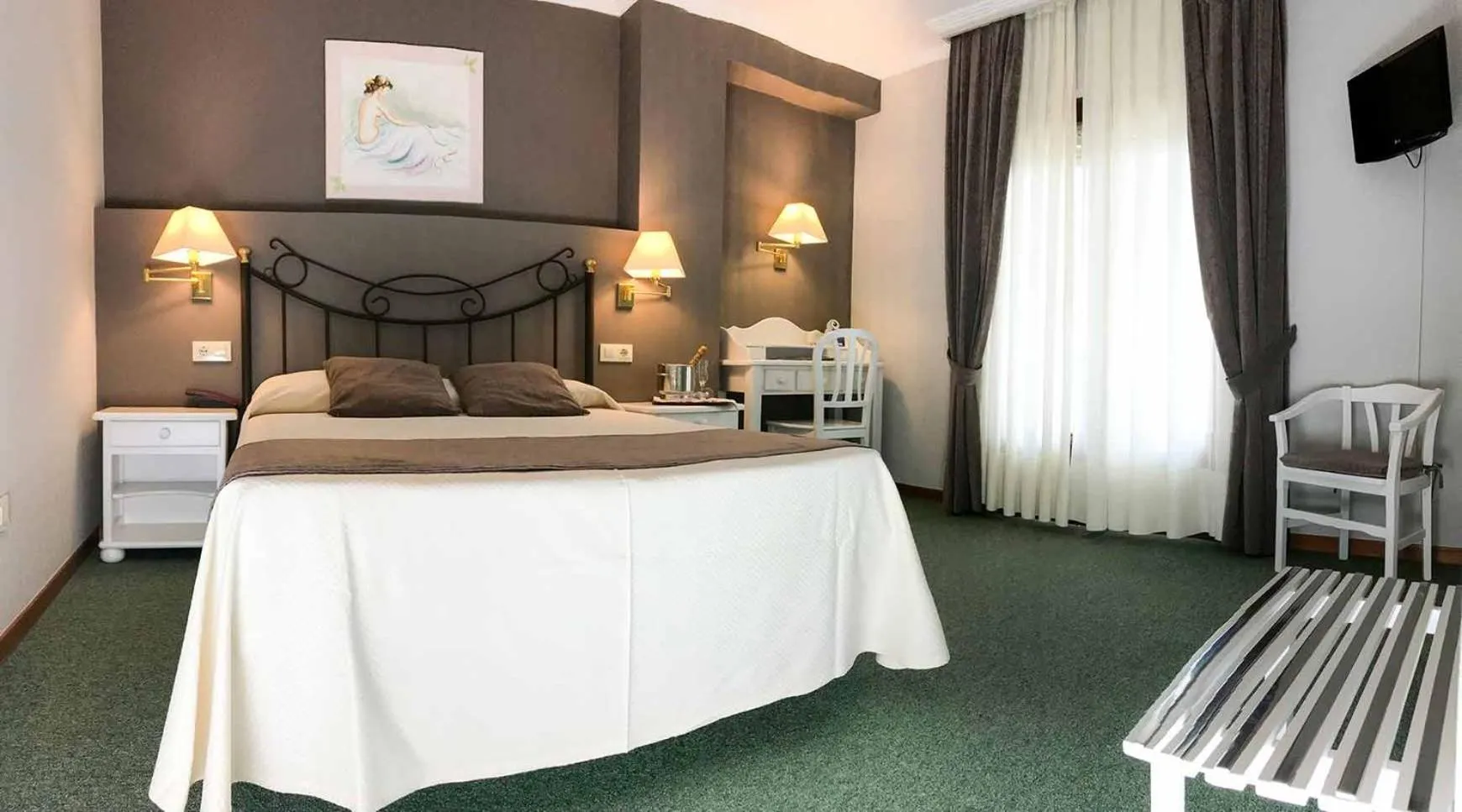 Photo of the whole room, Bed in Hotel Spa Bosque Mar