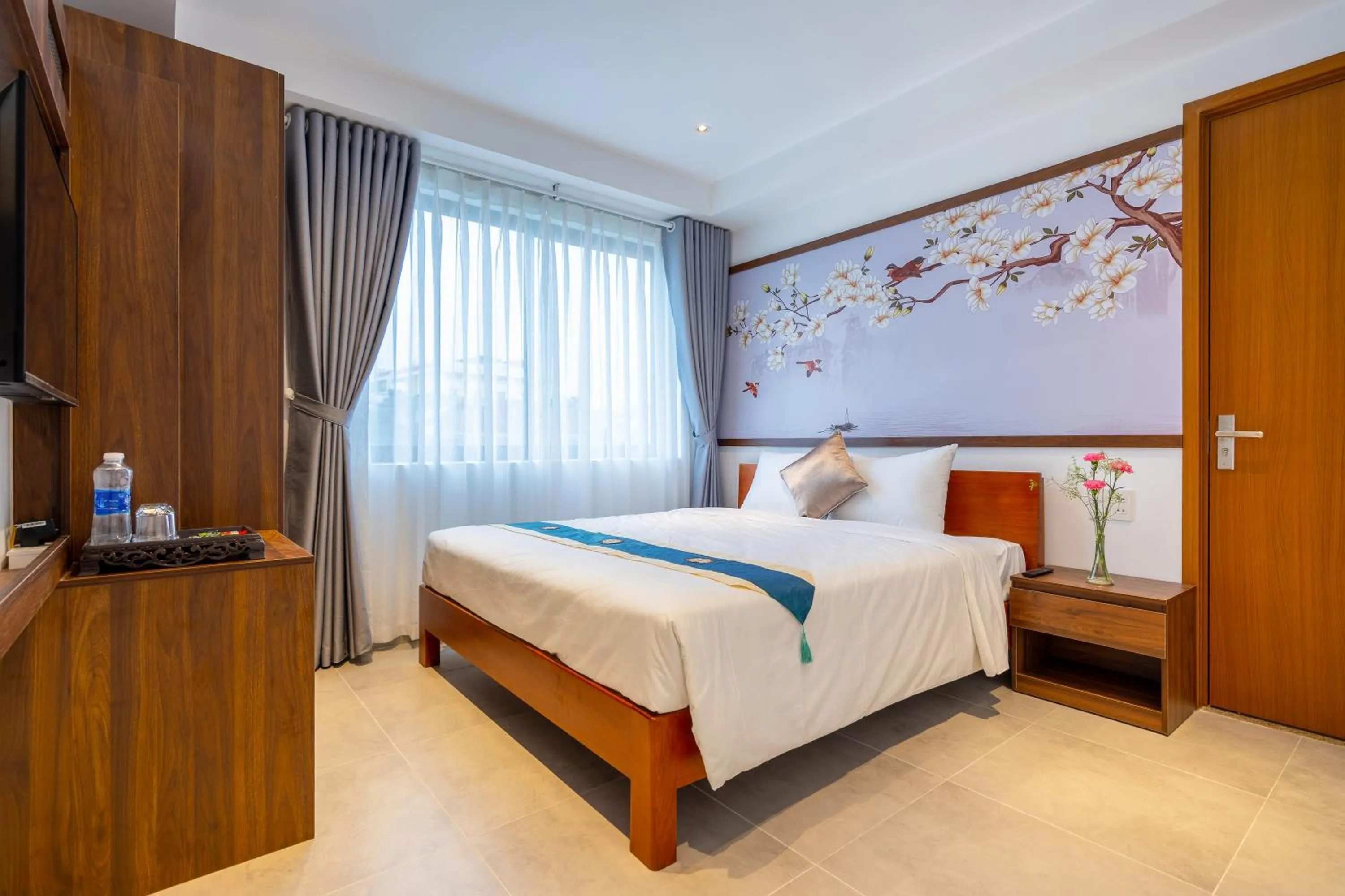 Photo of the whole room, Bed in The Present River Villa Hoi An