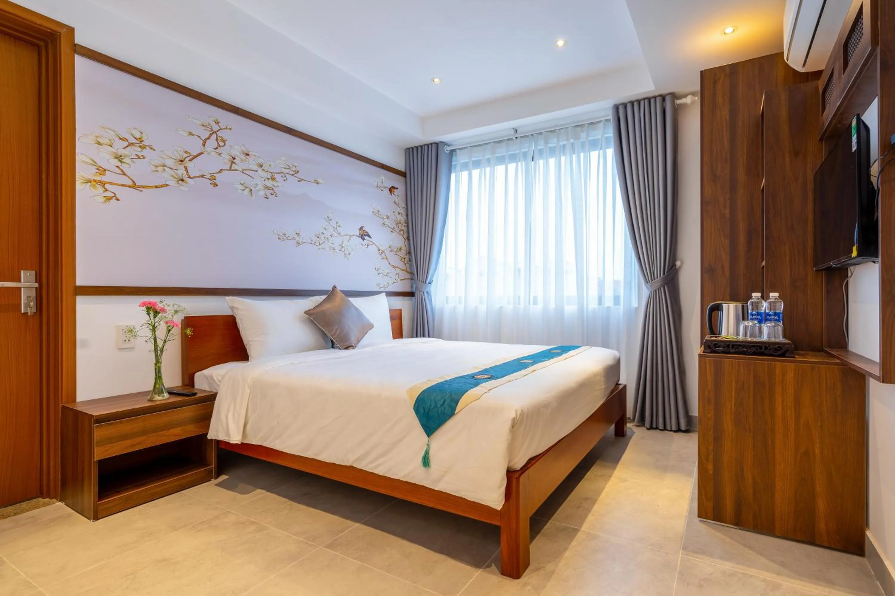 Photo of the whole room, Bed in The Present River Villa Hoi An