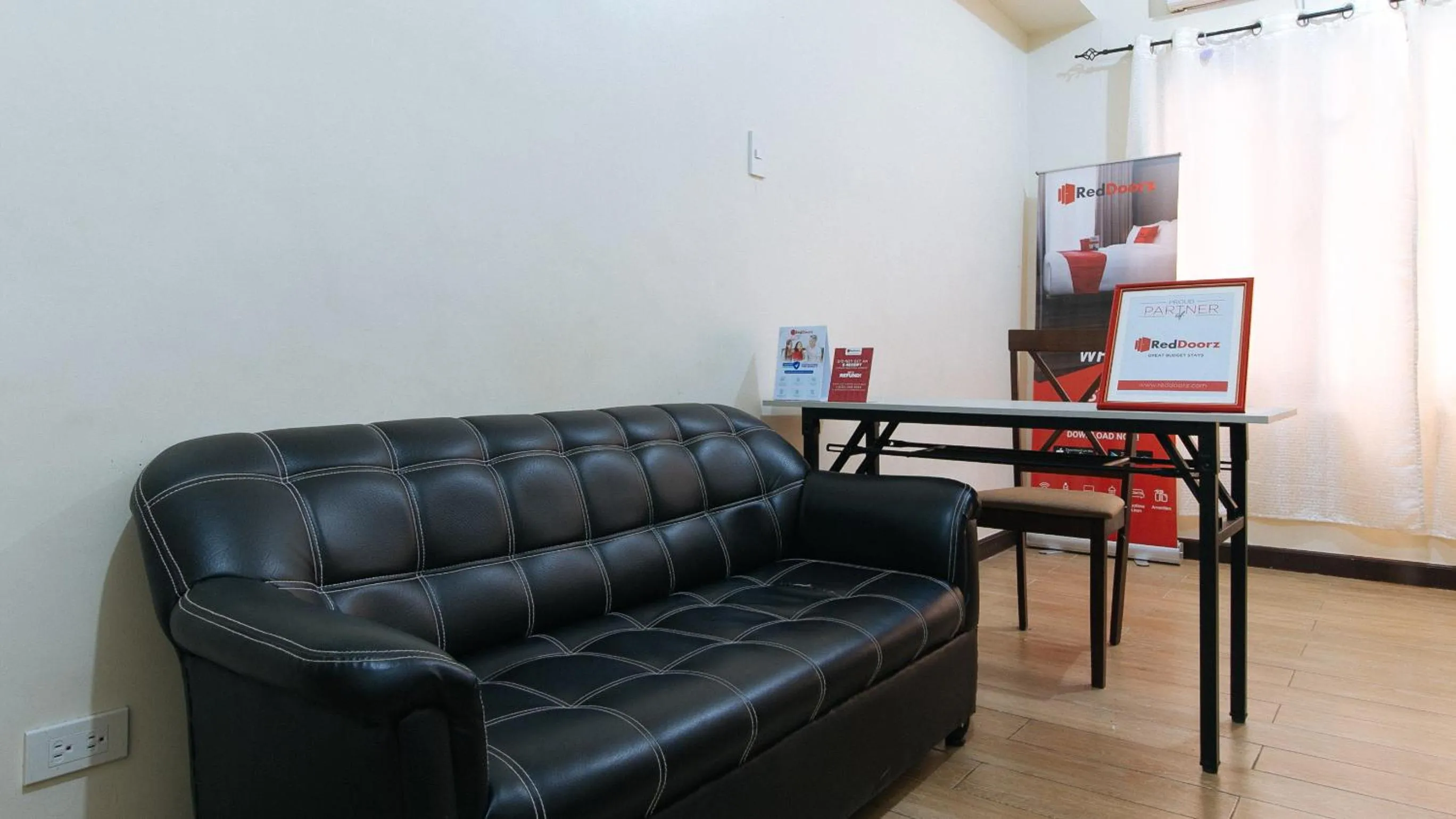 Seating area in RedDoorz @ Classique Pan Oriental Hotel and Resort Batangas