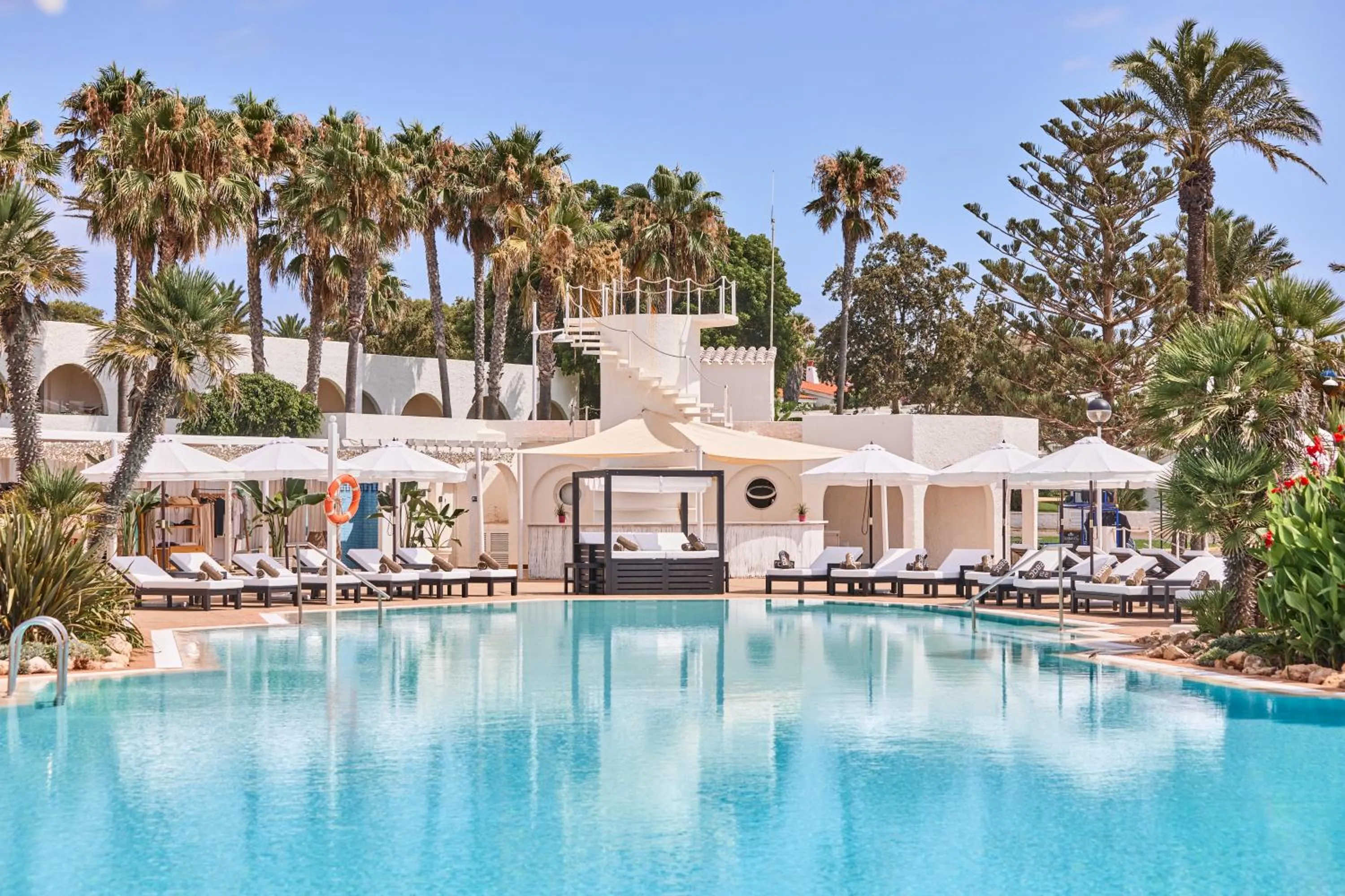 Swimming pool in AluaSoul Menorca - Adults Only